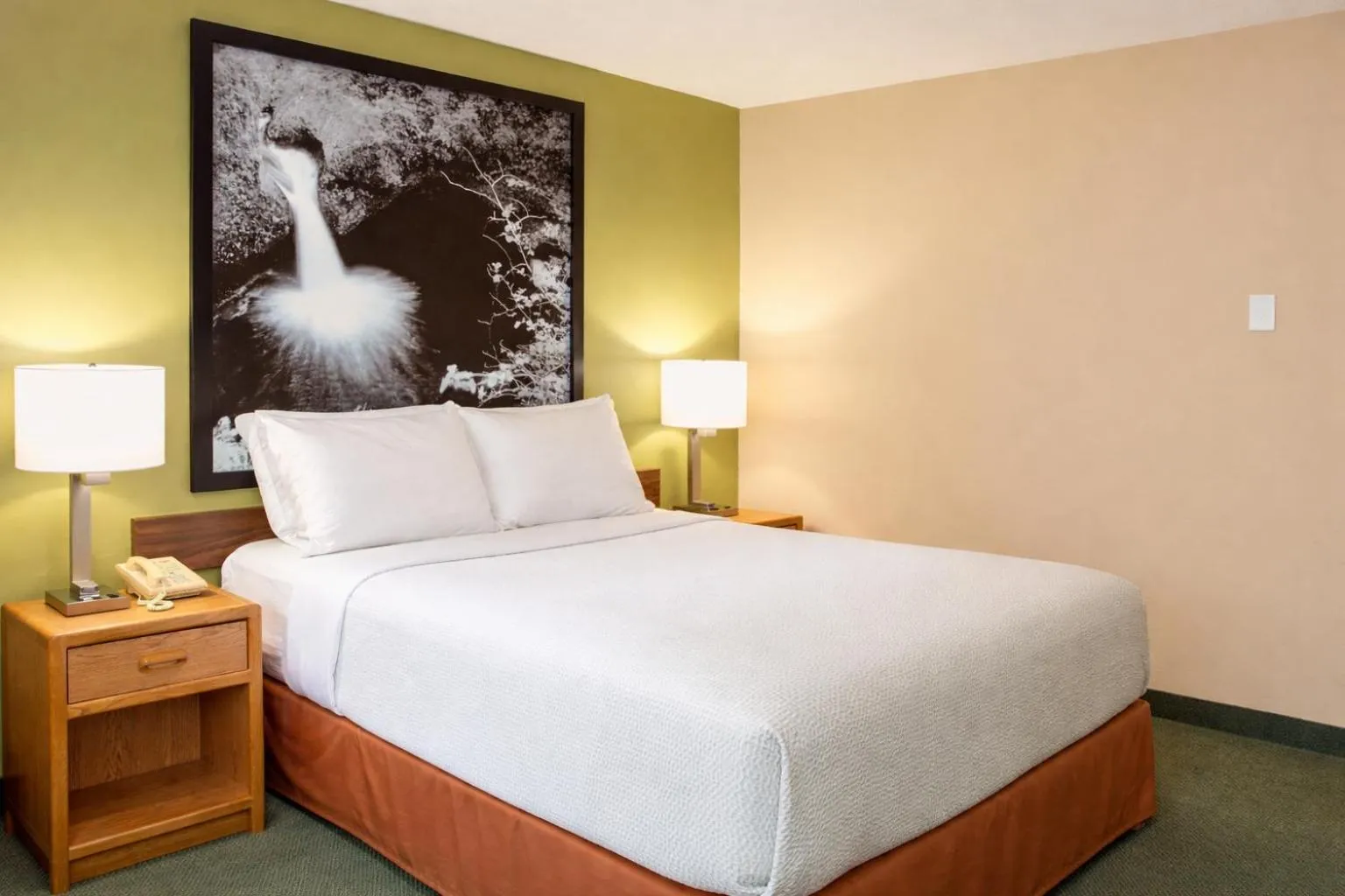 Bedroom, Bed in Super 8 by Wyndham Antigo