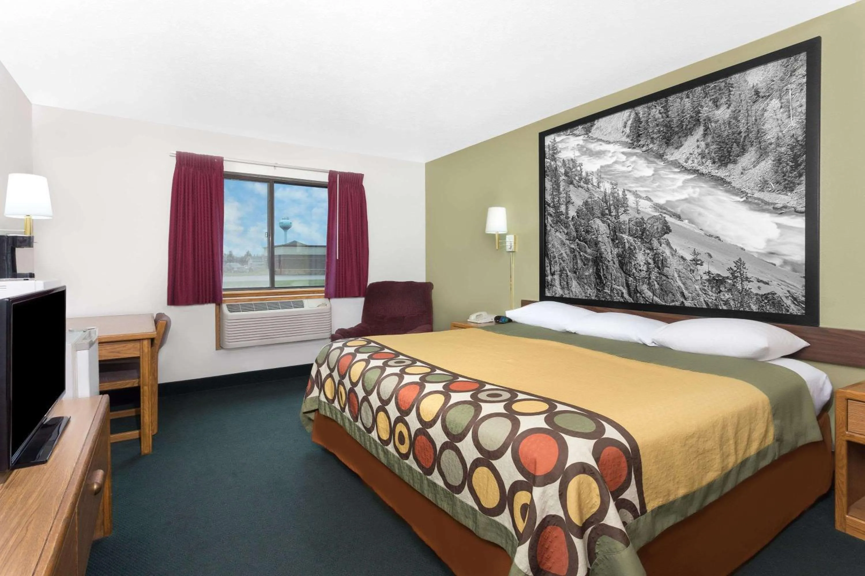 Photo of the whole room, Bed in Super 8 by Wyndham Antigo