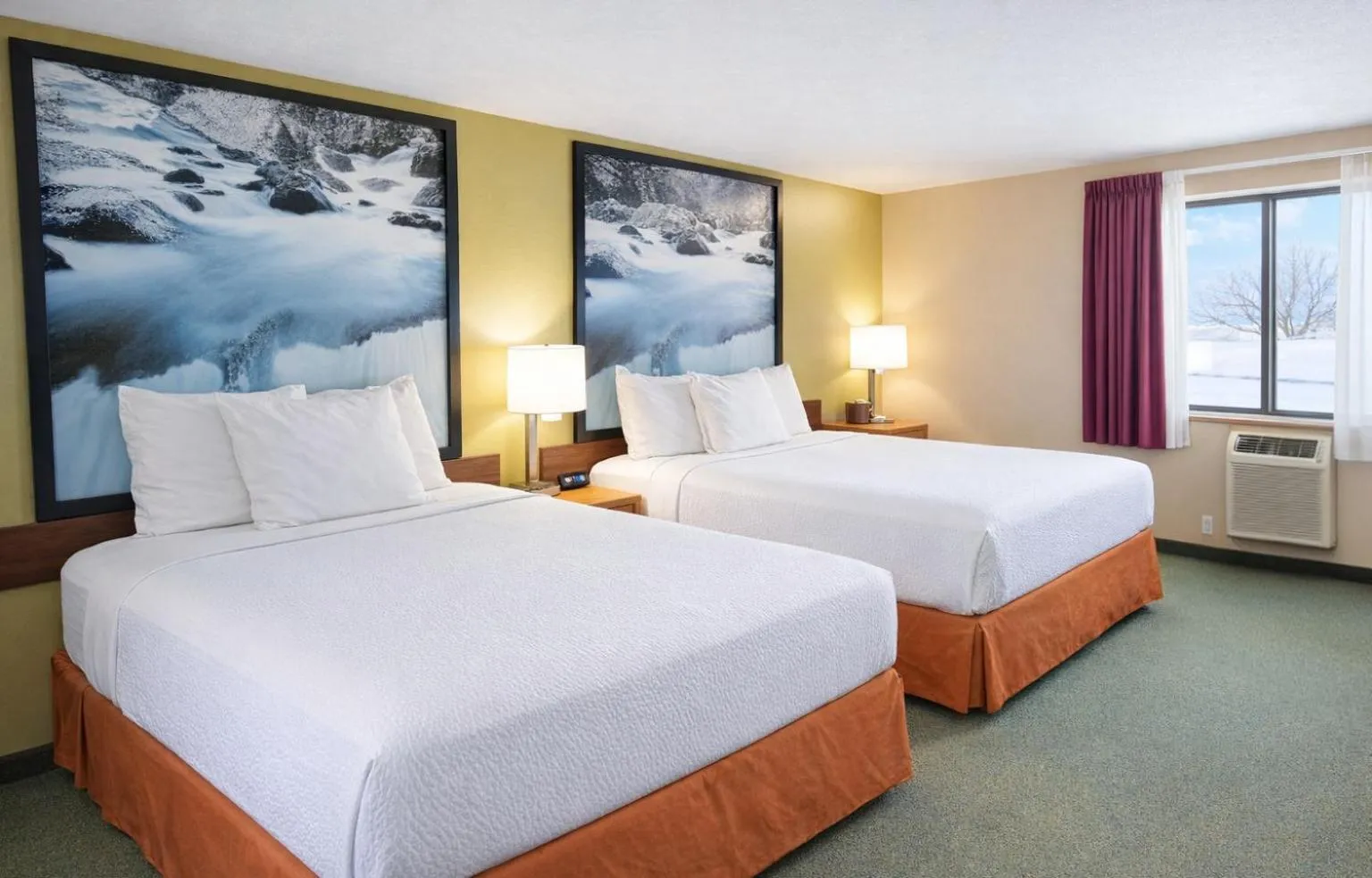 Bedroom, Bed in Super 8 by Wyndham Antigo