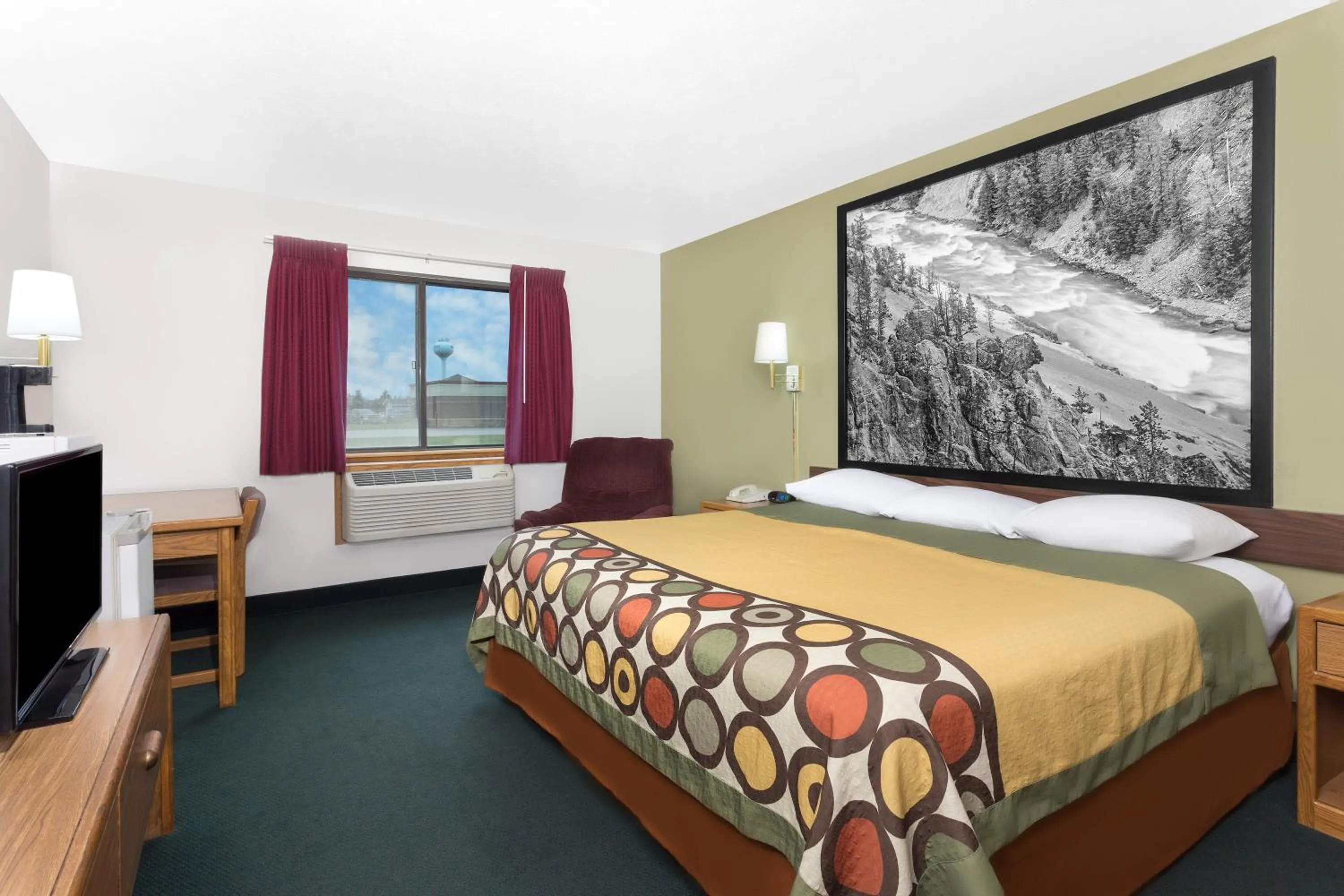 Photo of the whole room, Bed in Super 8 by Wyndham Antigo