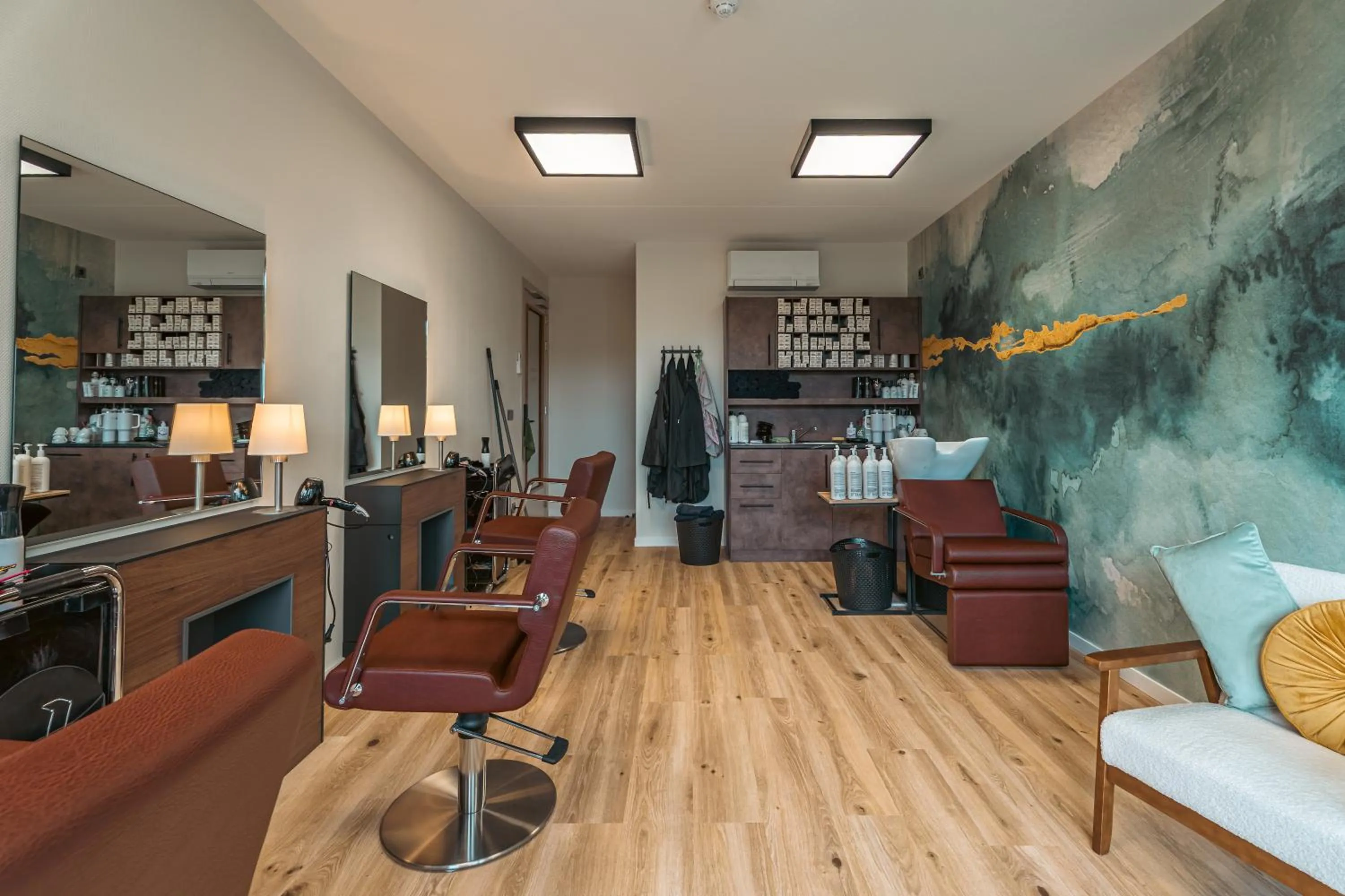 hair dresser in Strandhotel Duinoord