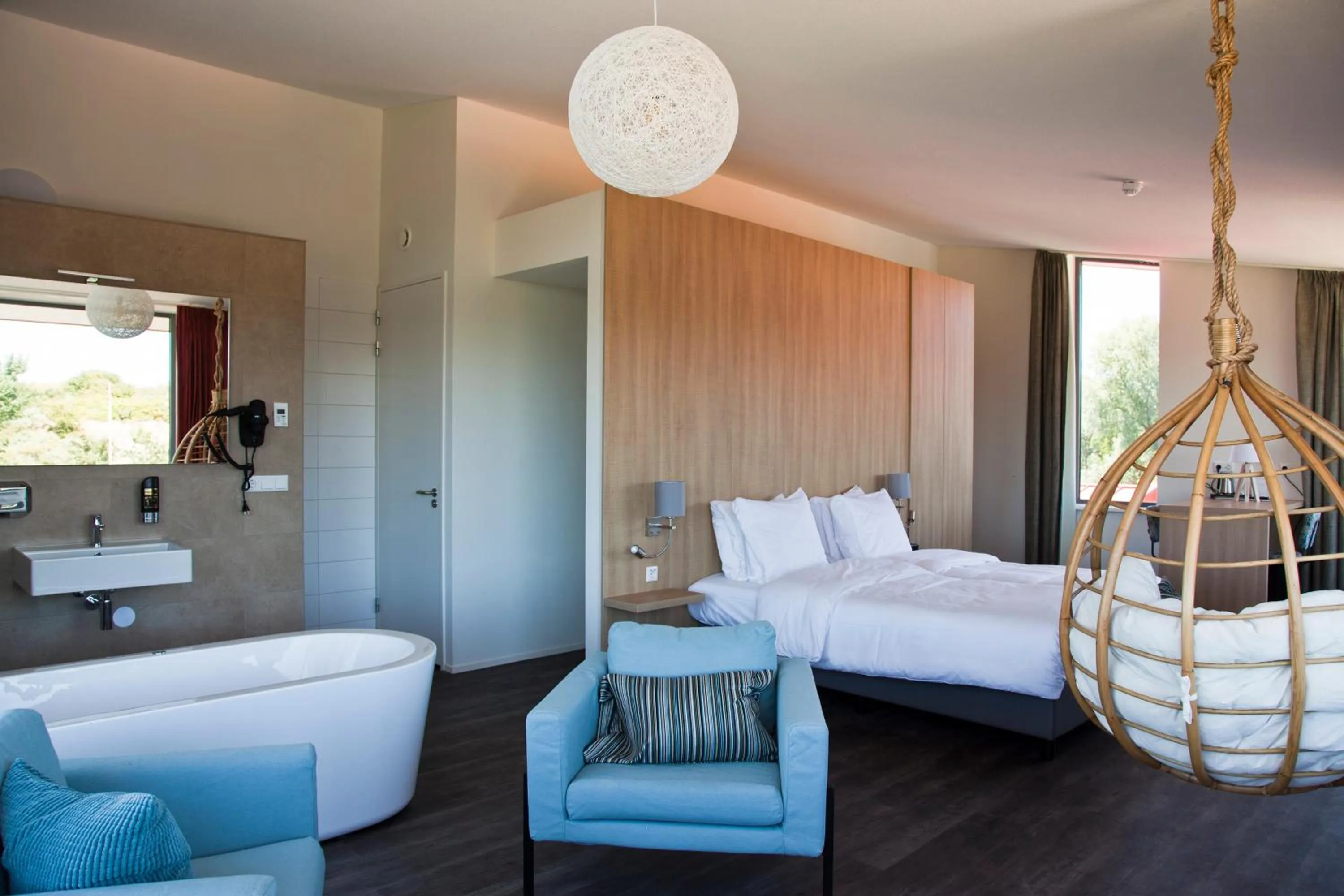 Bed in Strandhotel Duinoord