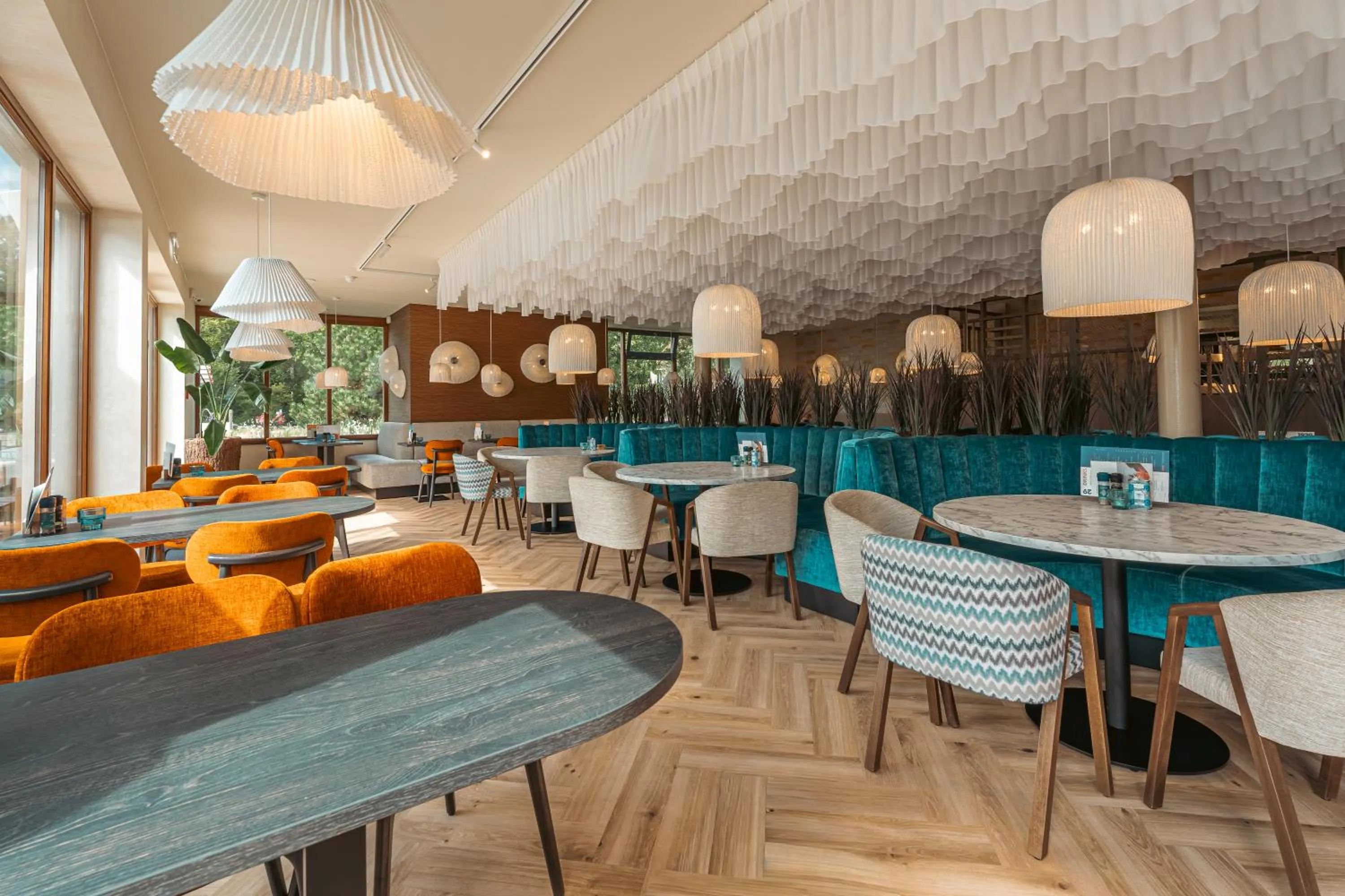 Restaurant/places to eat in Strandhotel Duinoord