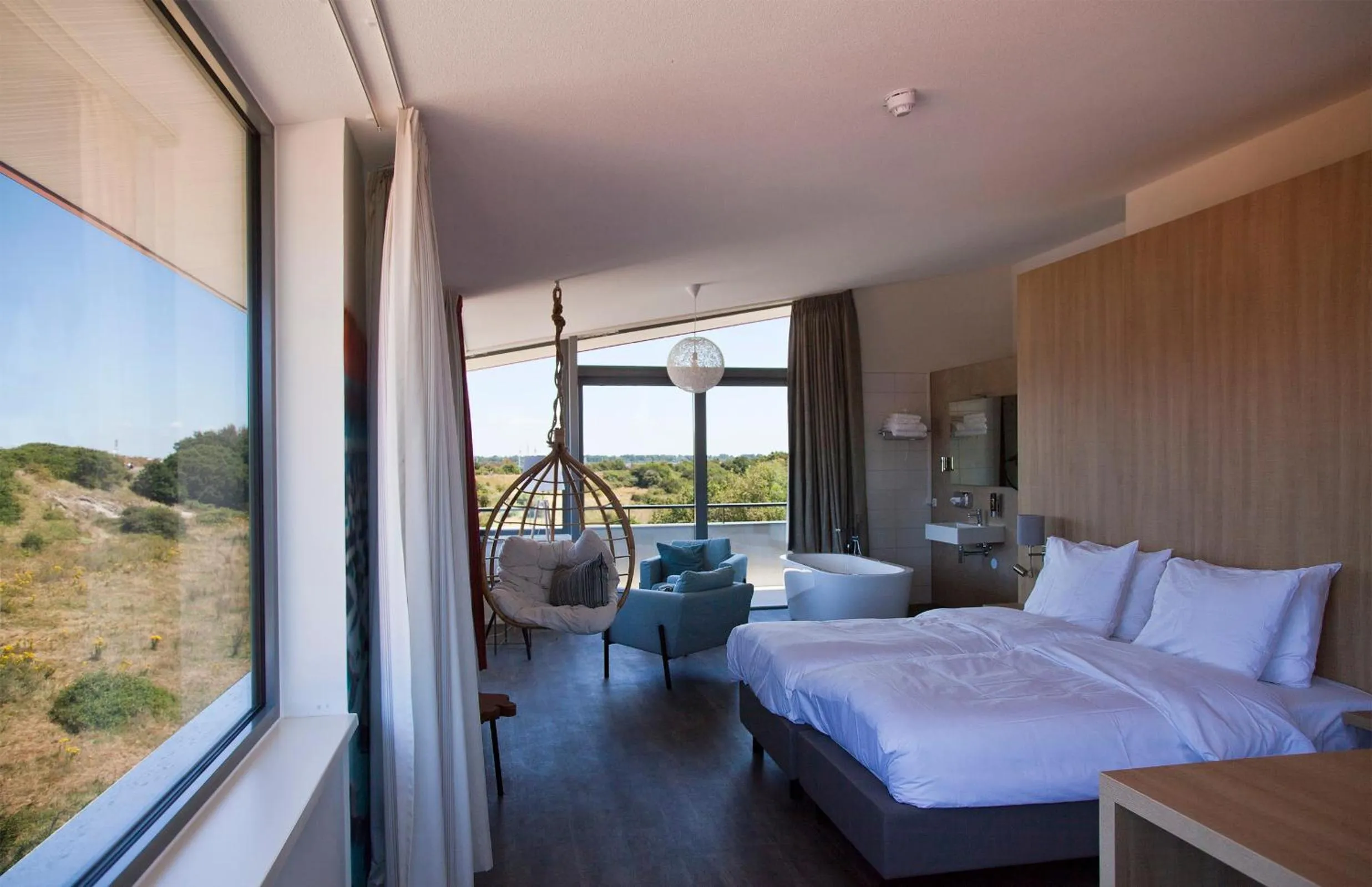 View (from property/room), Bed in Strandhotel Duinoord