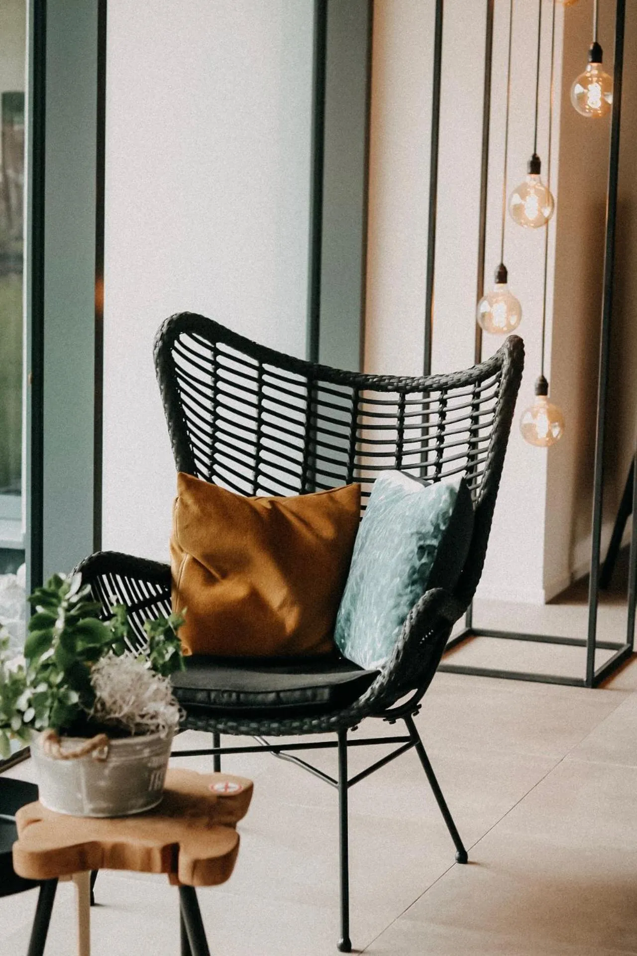 Seating area in Strandhotel Duinoord