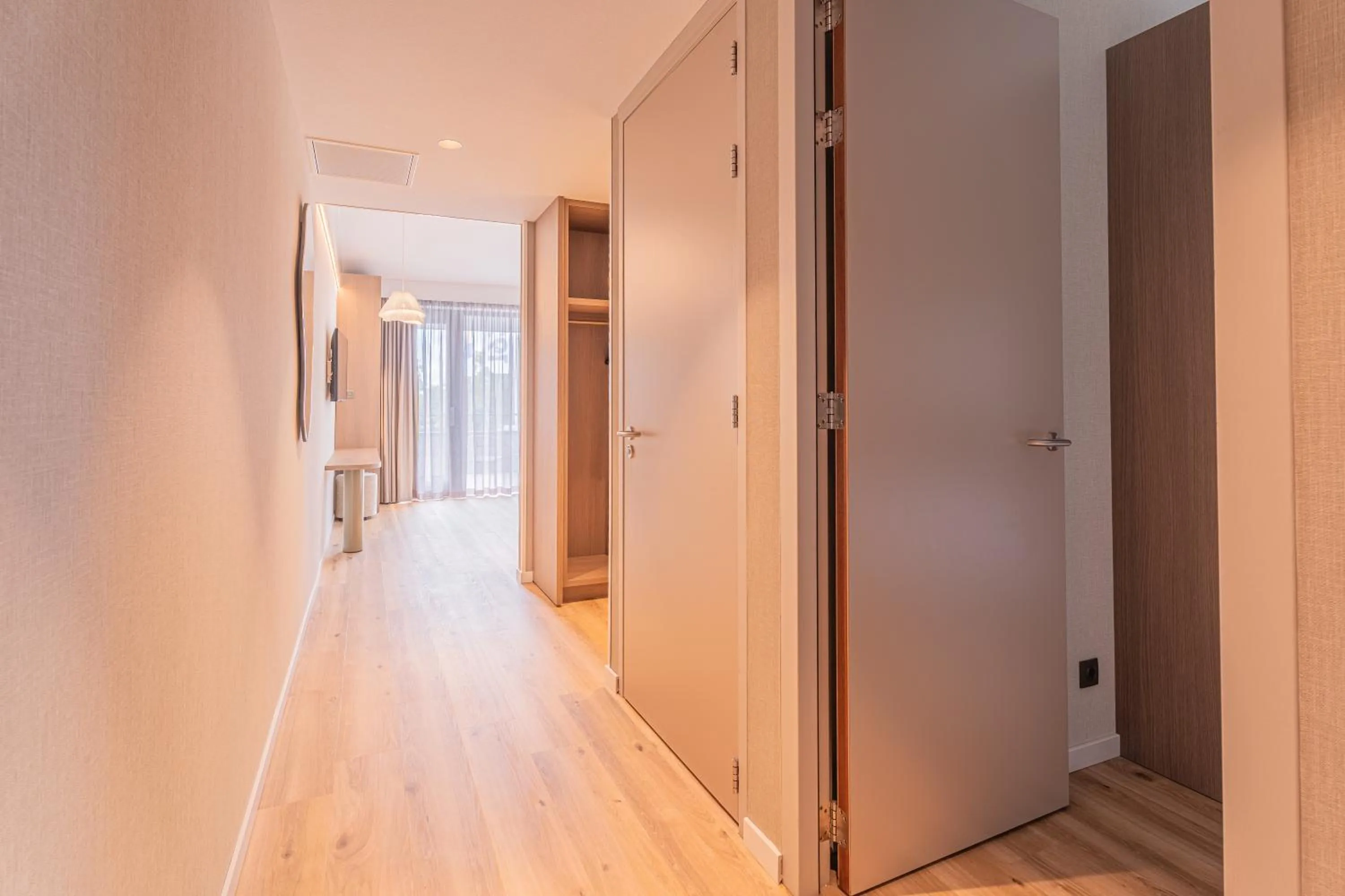 Bedroom in Strandhotel Duinoord