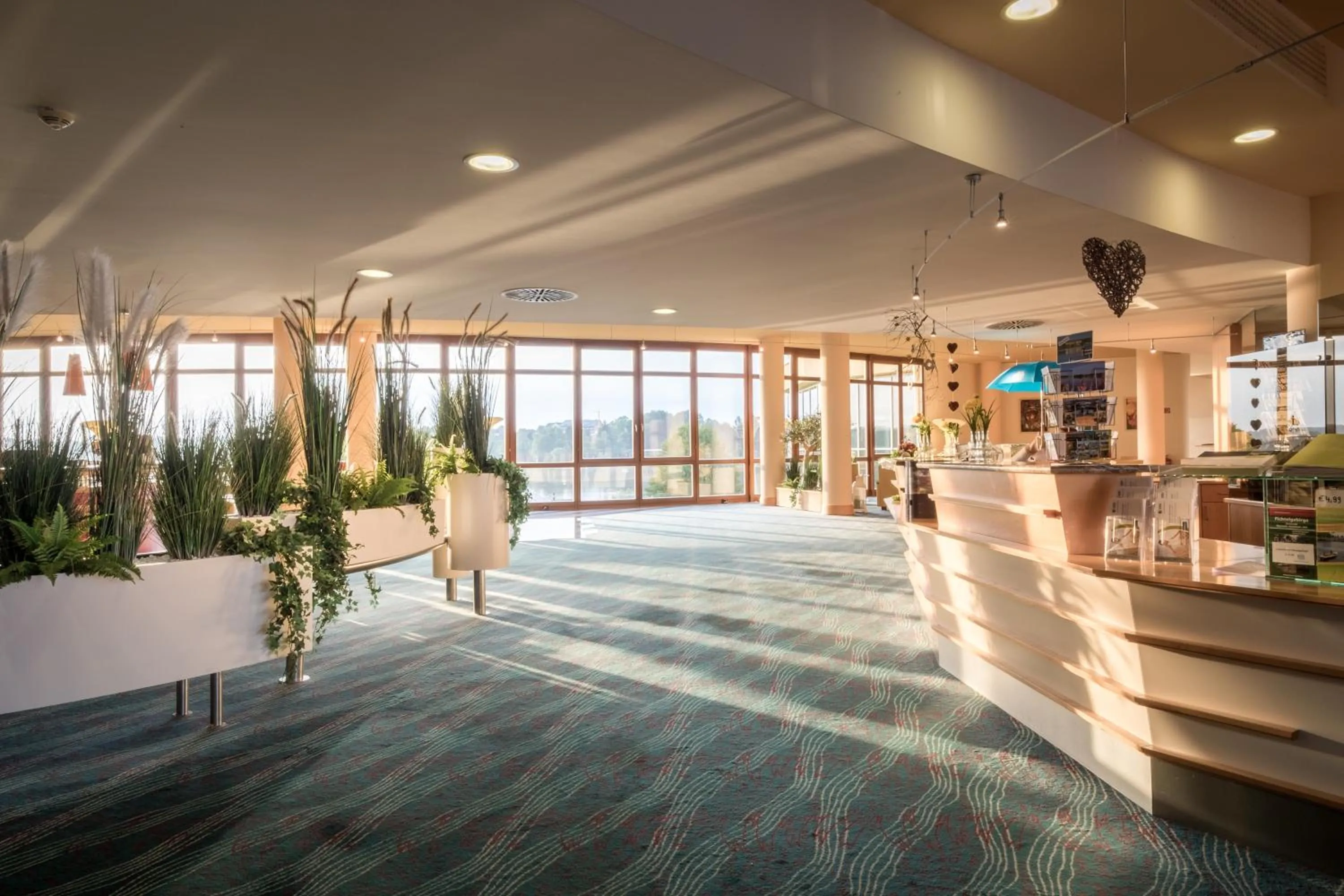 Lobby or reception in Gesundheitshotel Weißenstadt am See