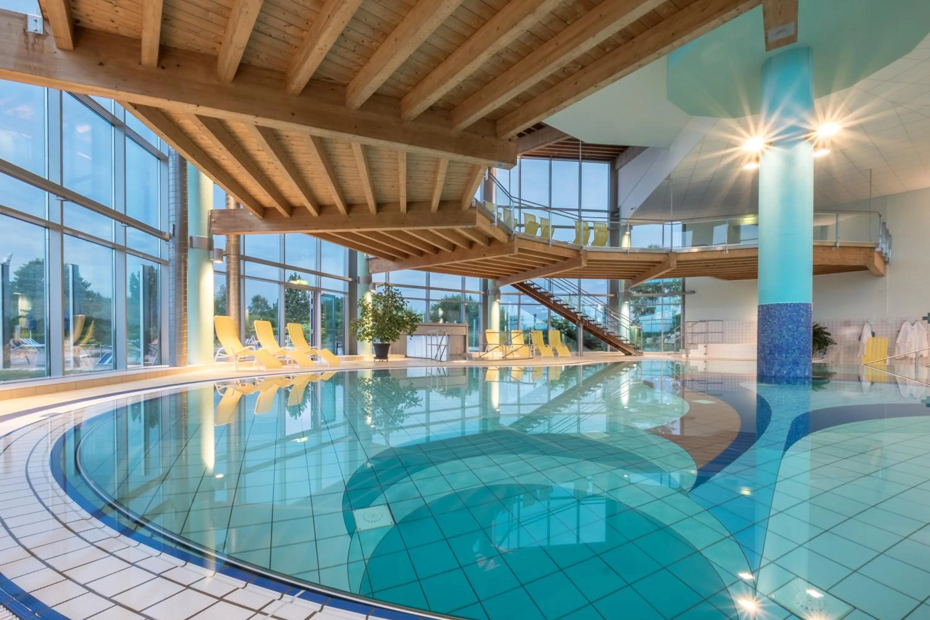 Swimming pool in Gesundheitshotel Weißenstadt am See