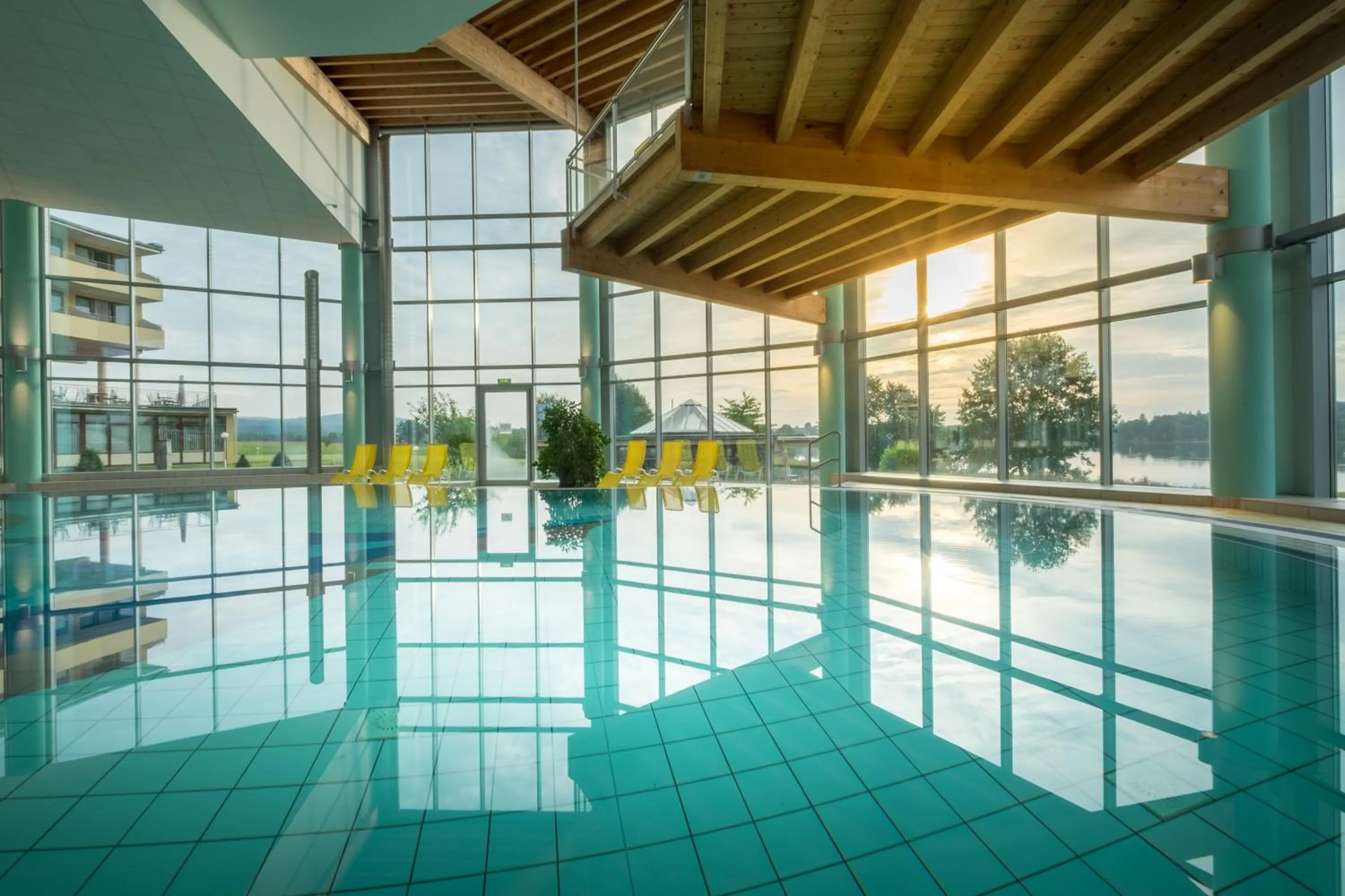 Swimming pool in Gesundheitshotel Weißenstadt am See