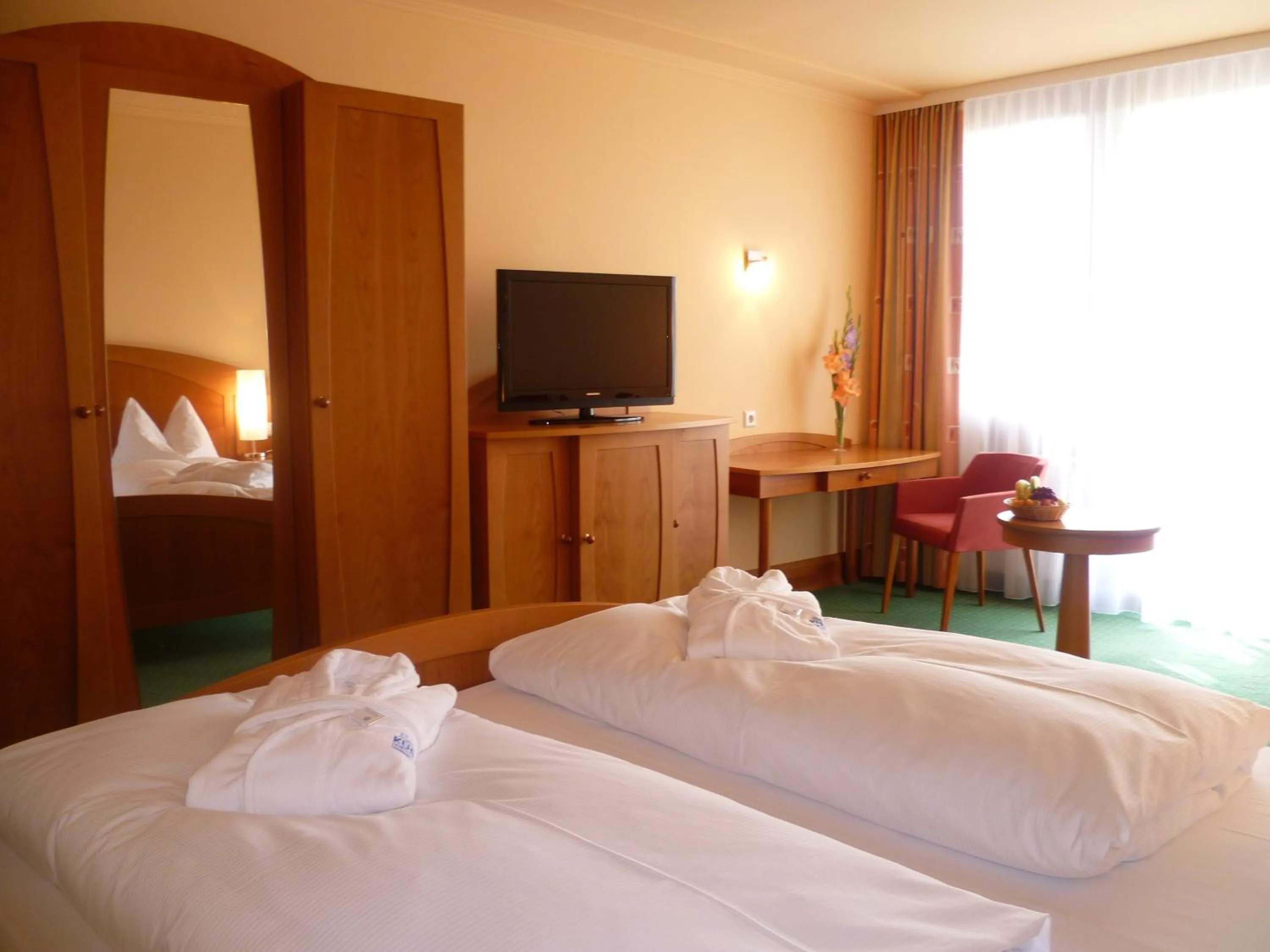 Bedroom, Bed in Gesundheitshotel Weißenstadt am See