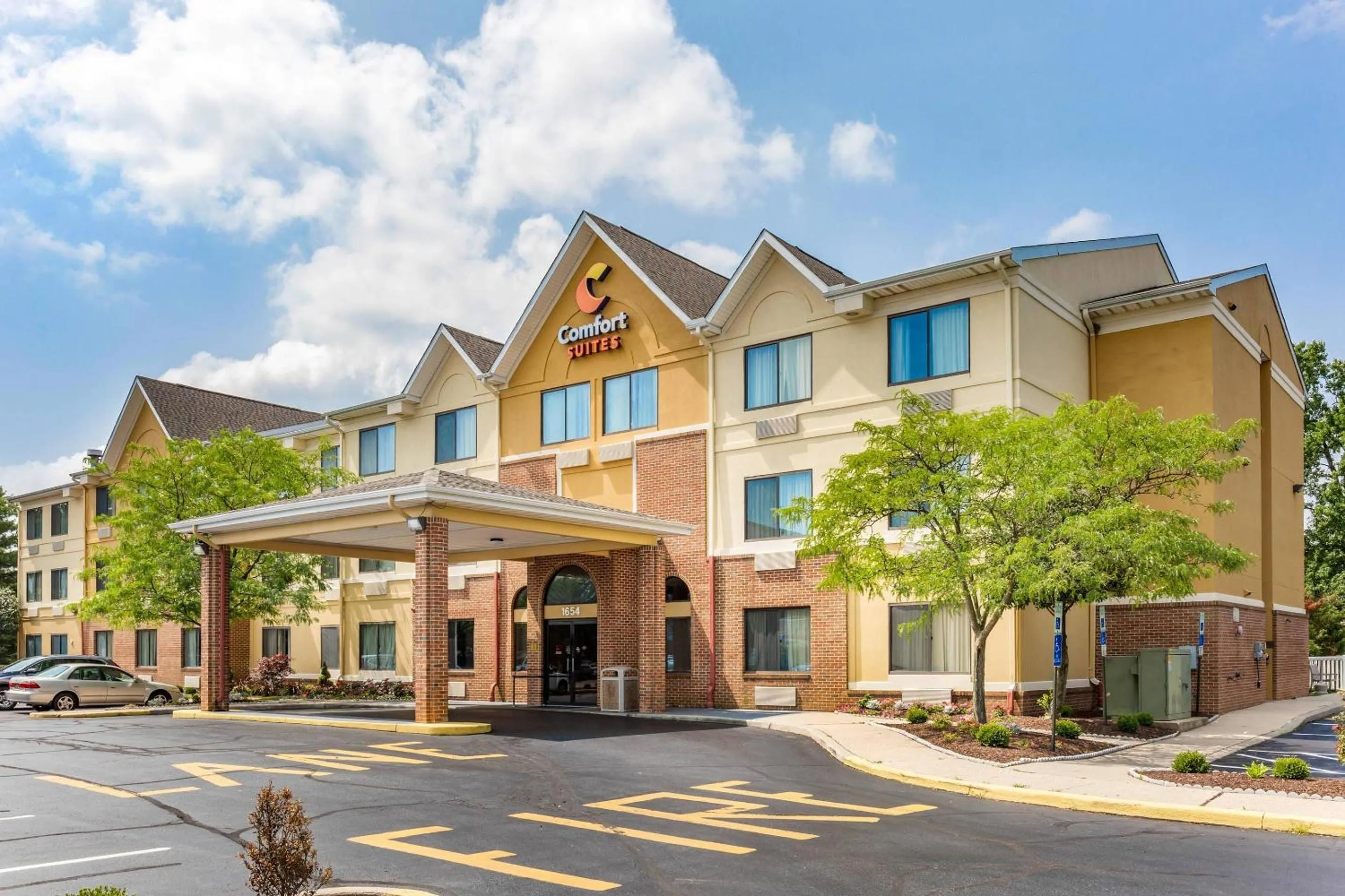 Property building in Comfort Suites Dover University Area