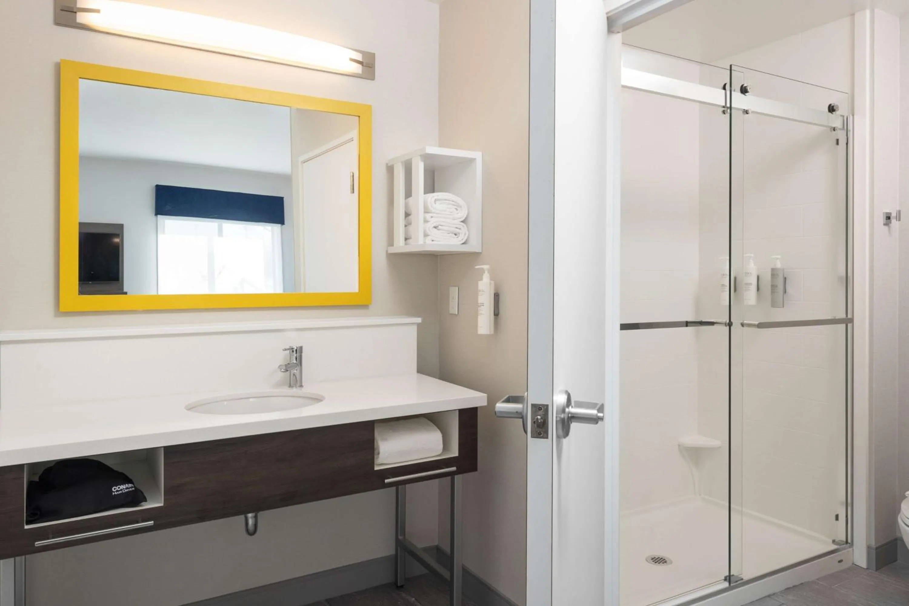 Bathroom in Hampton Inn & Suites Manteca