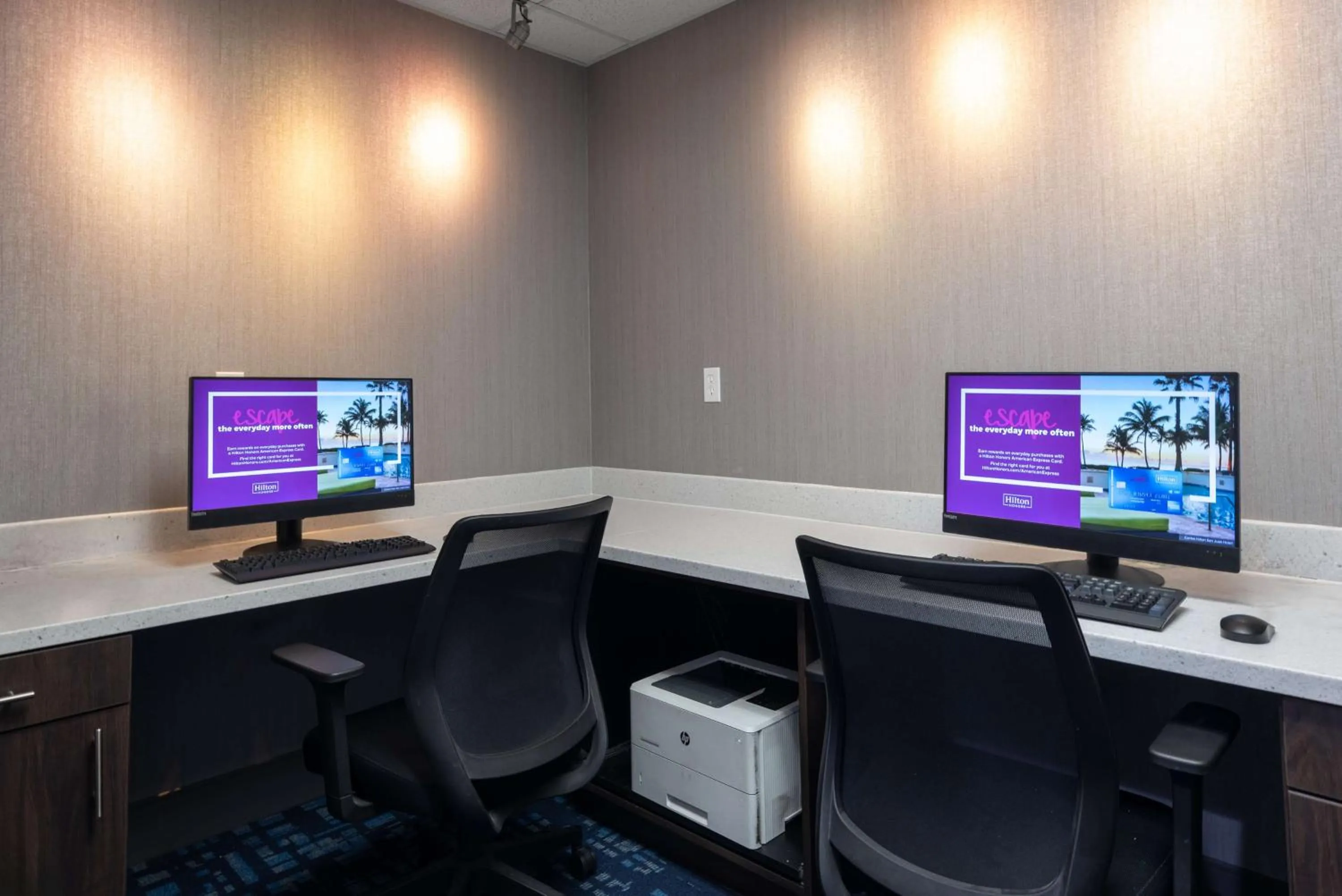 Business facilities in Hampton Inn & Suites Manteca