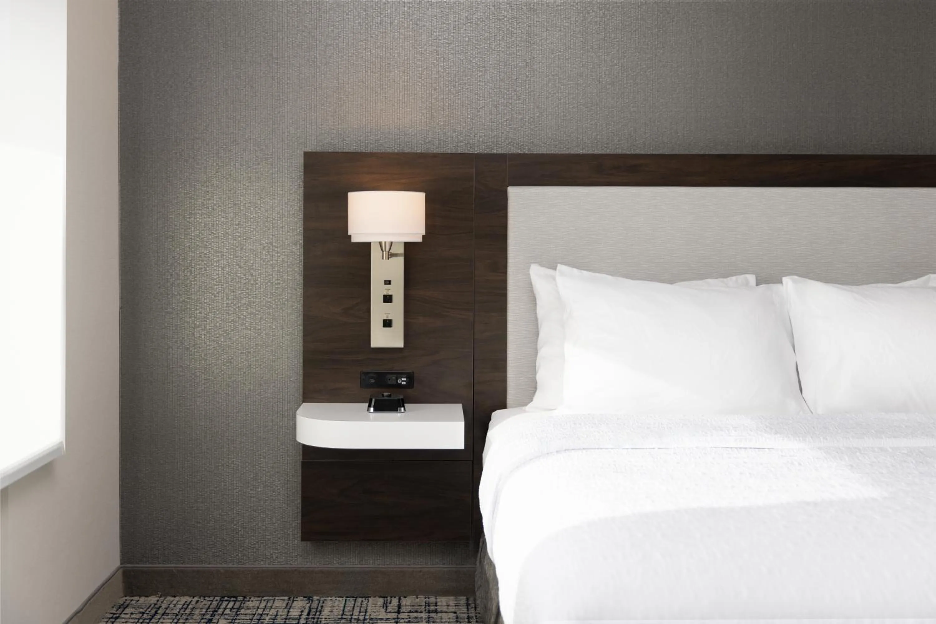 Bed in Hampton Inn & Suites Manteca