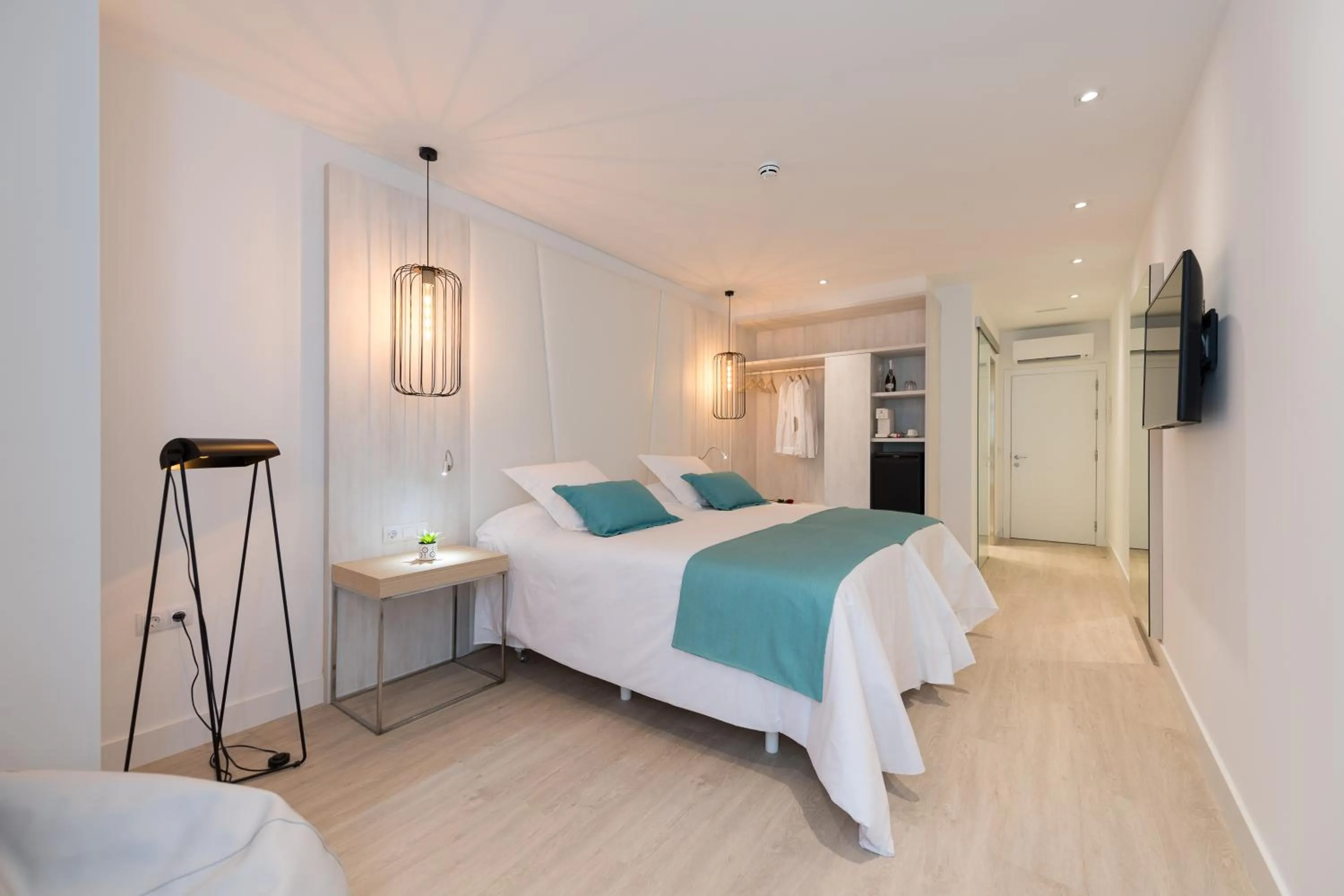 Bedroom, Bed in HC Luxe