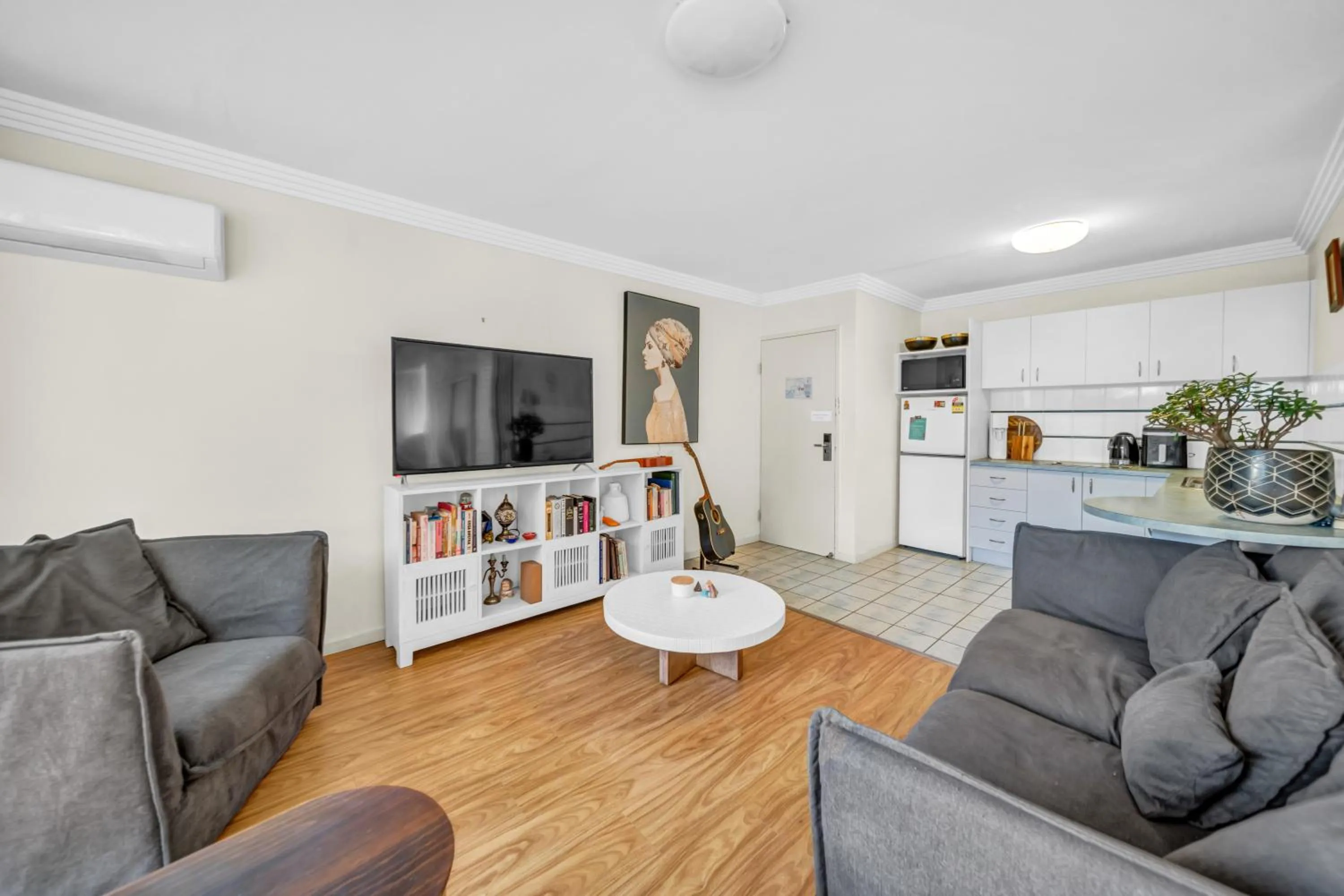 Santa Anne By The Sea