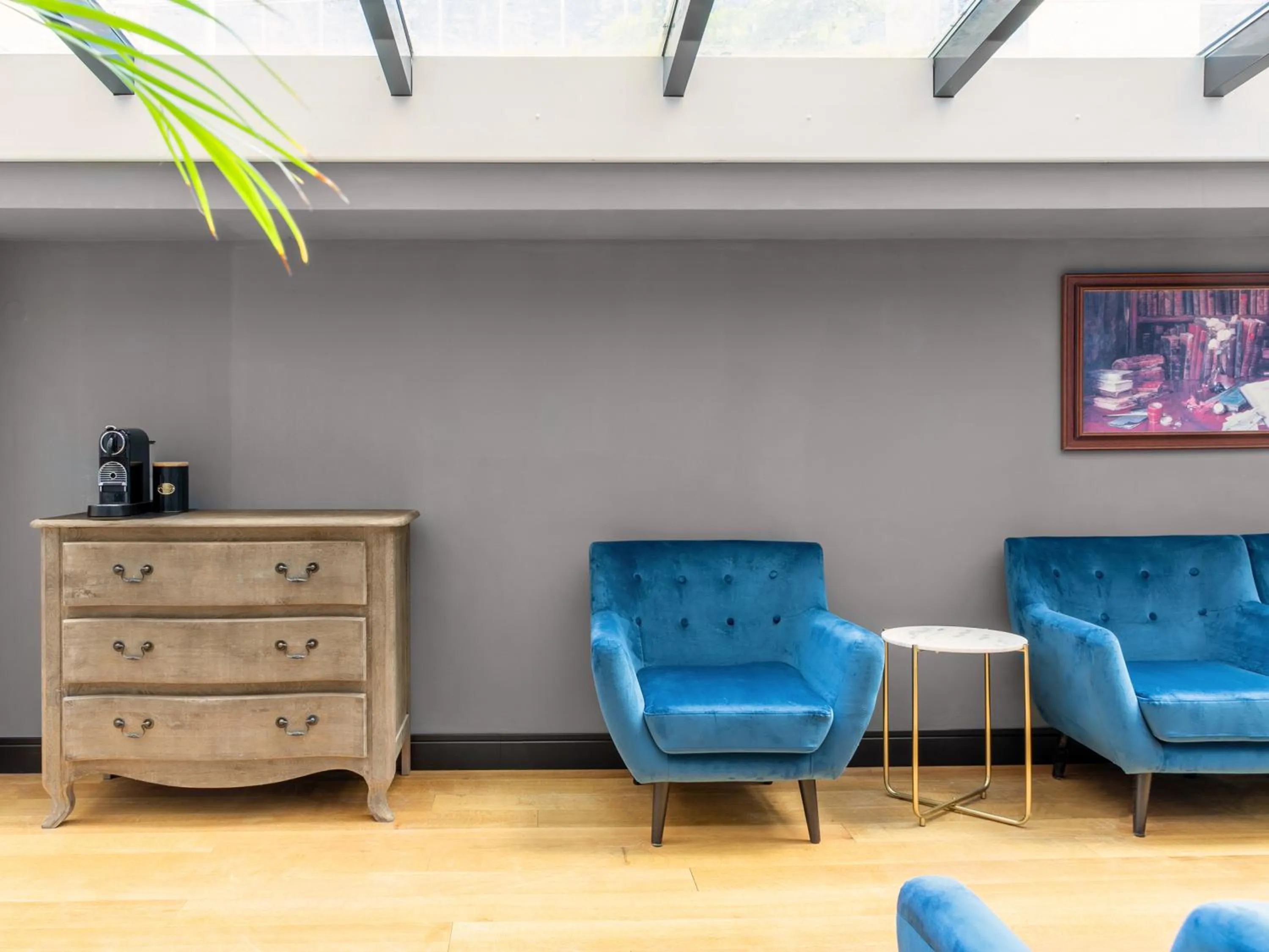 Seating area in Numa Prague Root