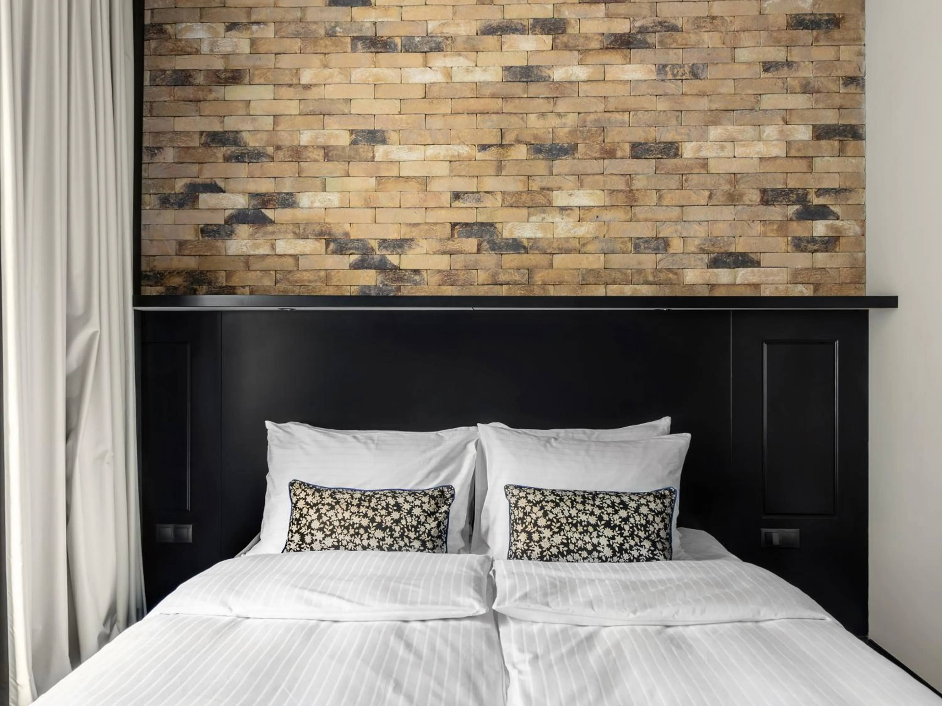 Bed in Numa Prague Root