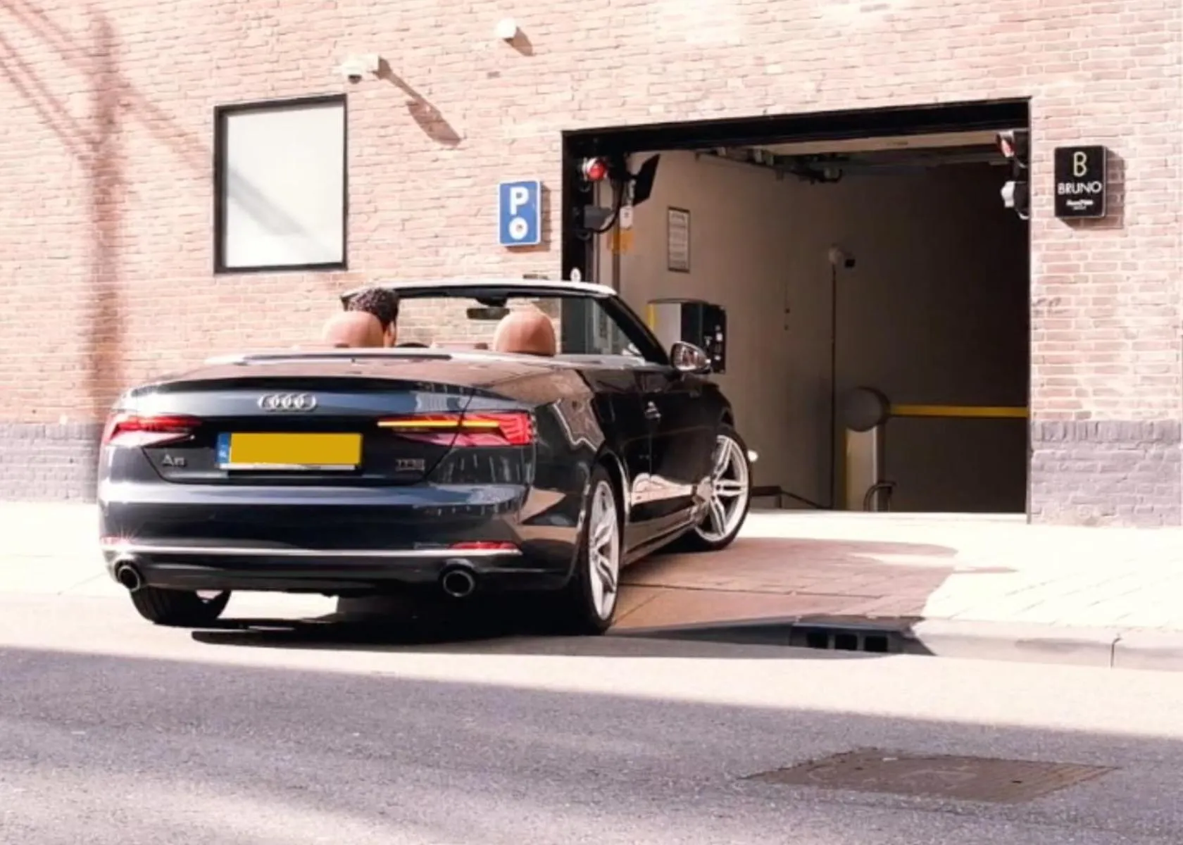 Parking in Room Mate Bruno, Rotterdam