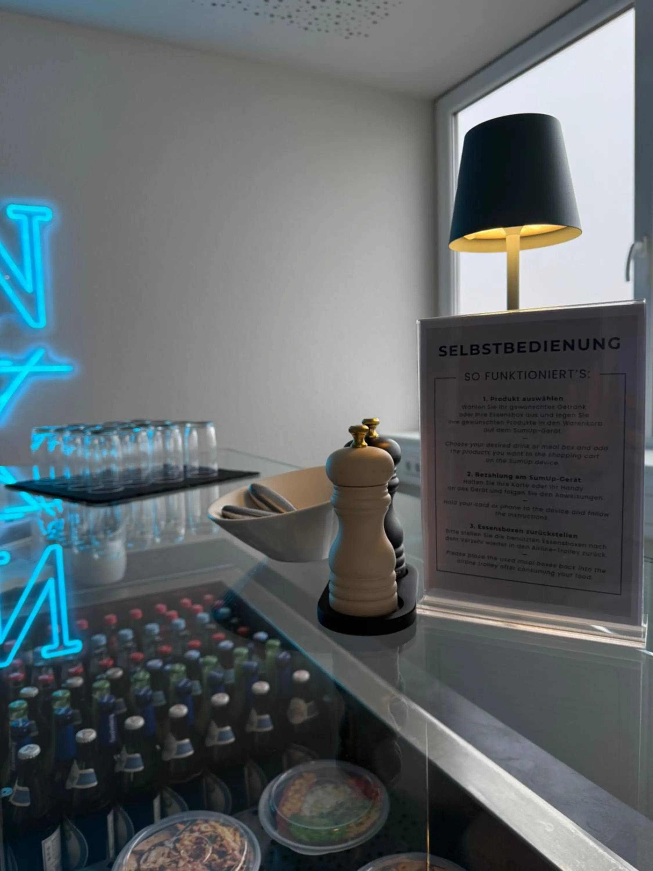 Restaurant/places to eat in Aircraft Hotel & Events