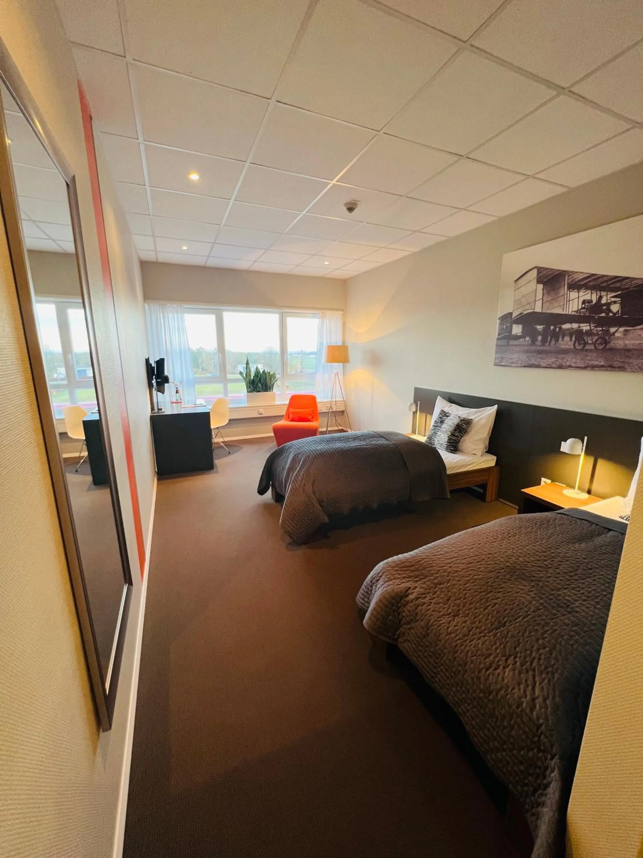 Photo of the whole room, Bed in Aircraft Hotel & Events