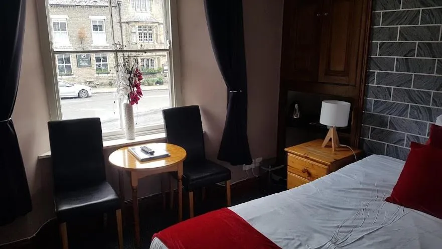 Bedroom, Bed in Forresters Bar & French Restaurant with Rooms