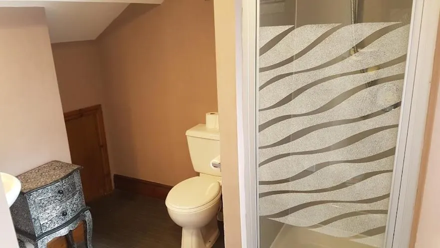 Bathroom in Forresters Bar & French Restaurant with Rooms