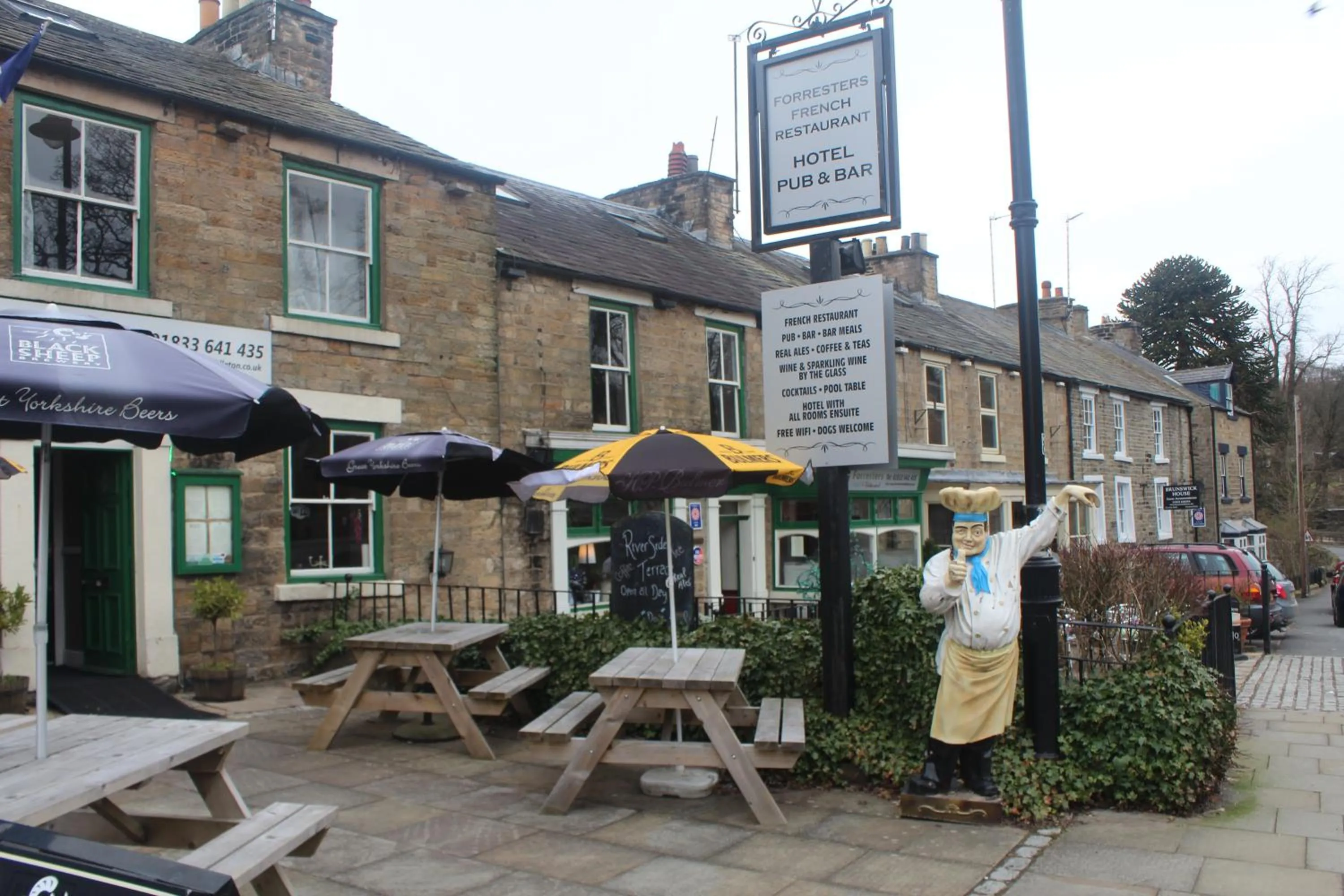 Patio in Forresters Bar & French Restaurant with Rooms