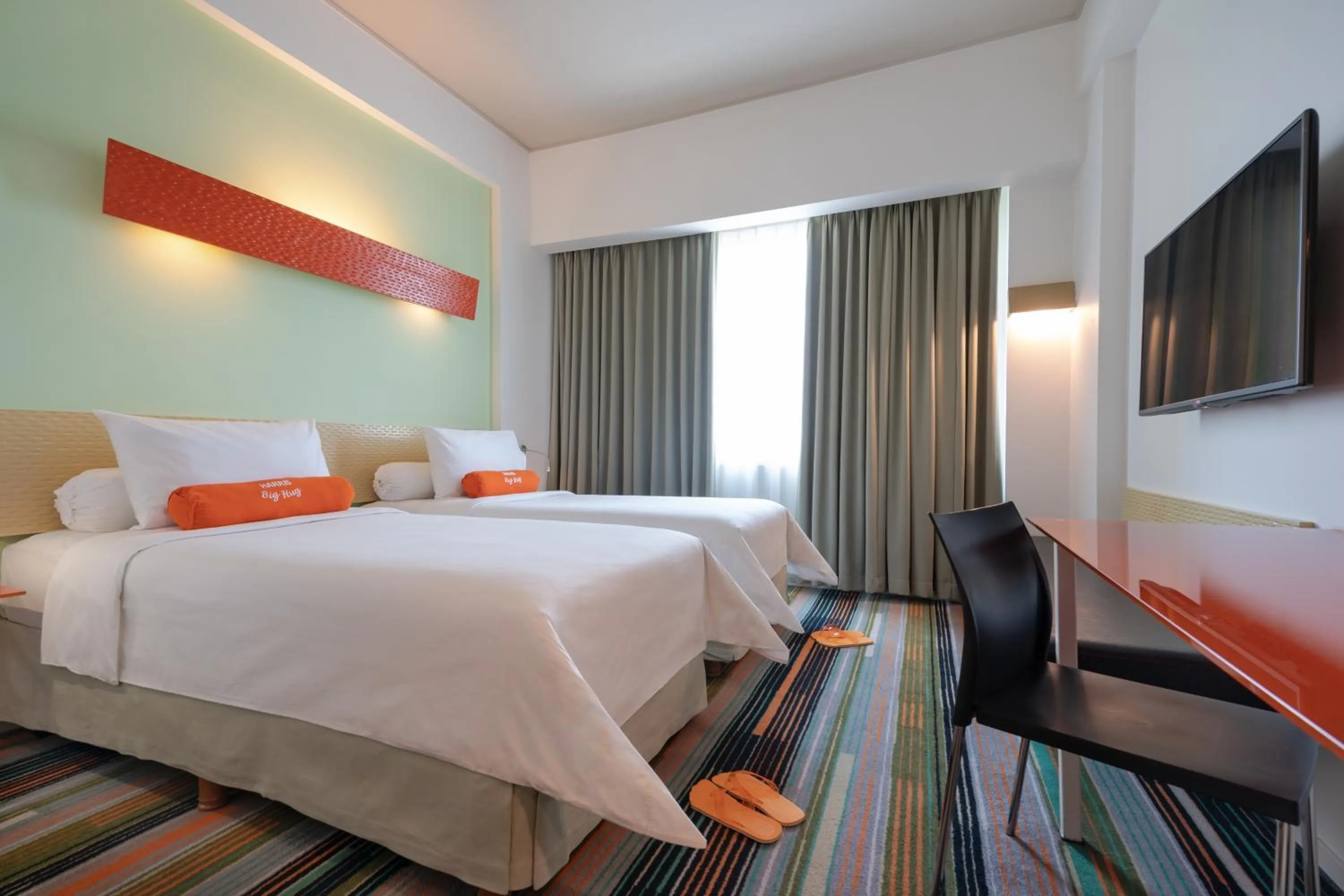 Bed in HARRIS Hotel & Convention Festival Citylink Bandung