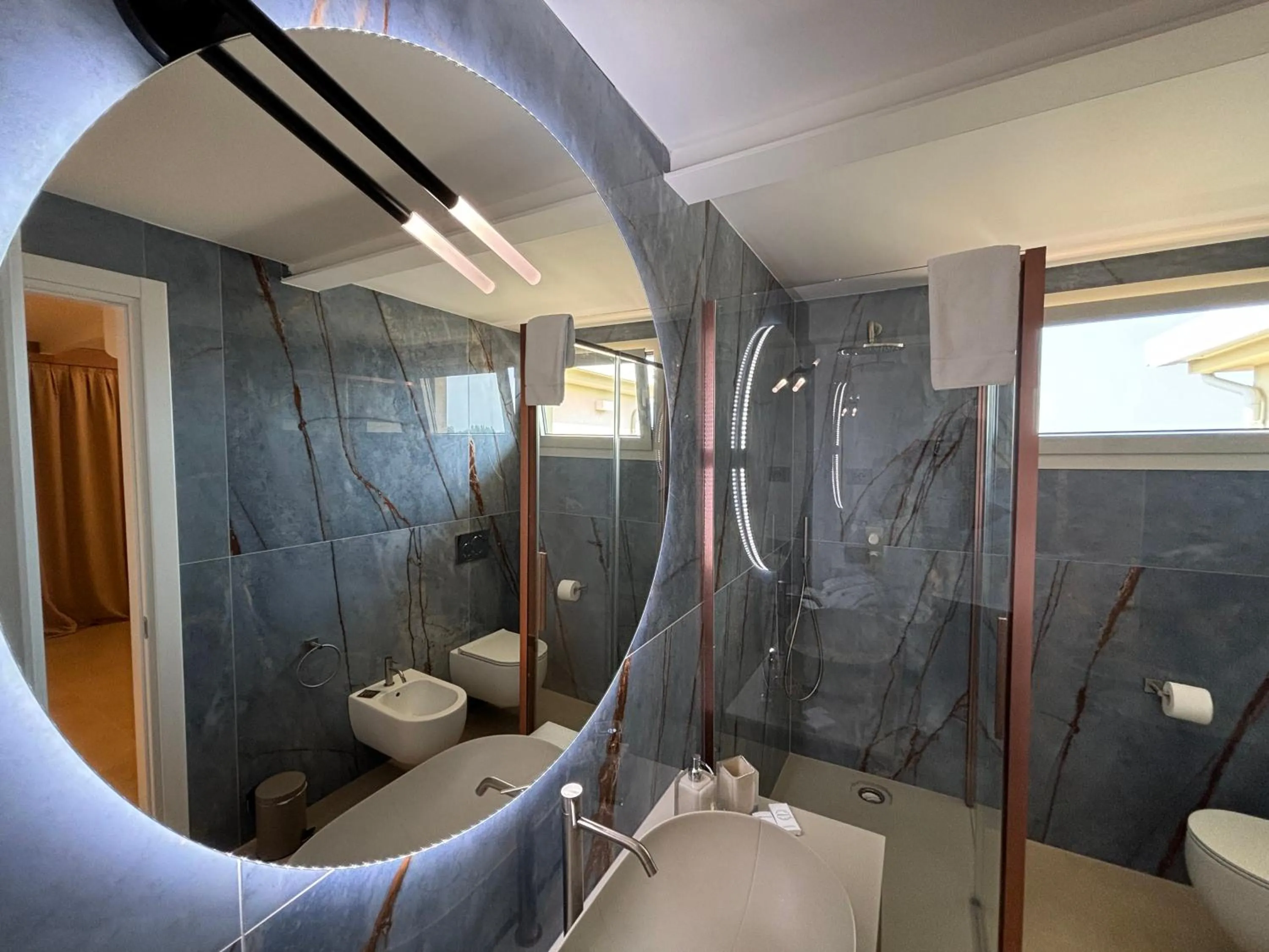 Bathroom in Hotel Orchidea