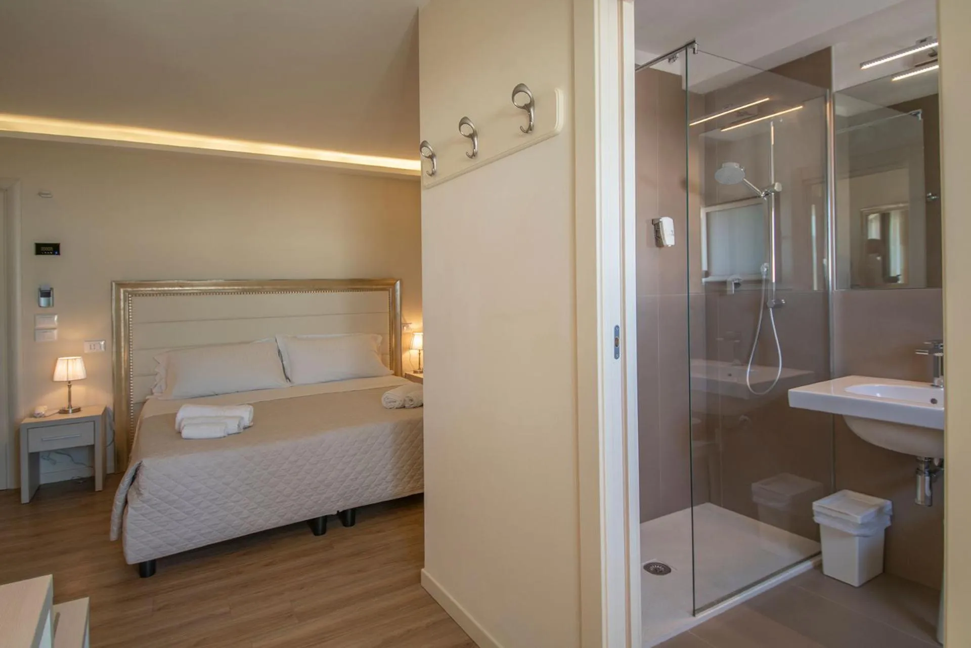 Bedroom, Bed in Hotel Orchidea