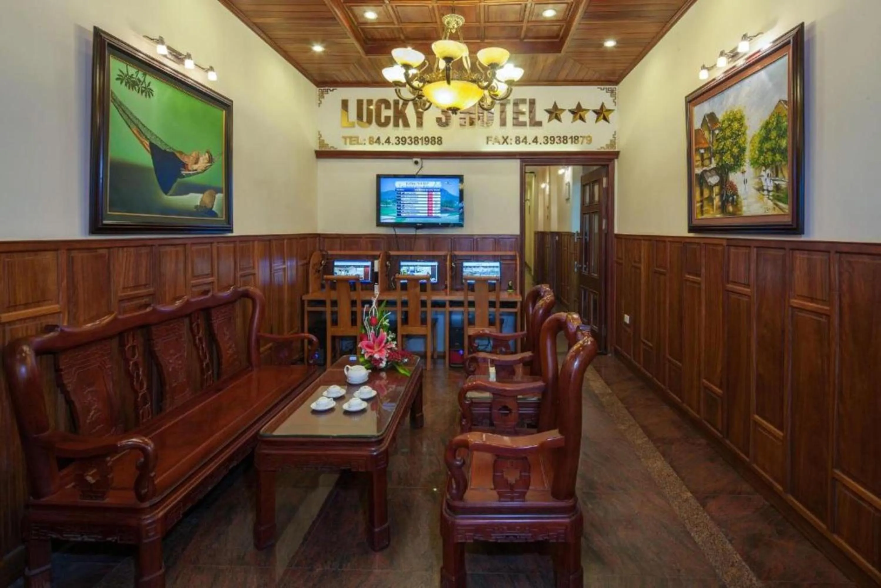 Lobby or reception in Lucky 3 Hotel & Travel