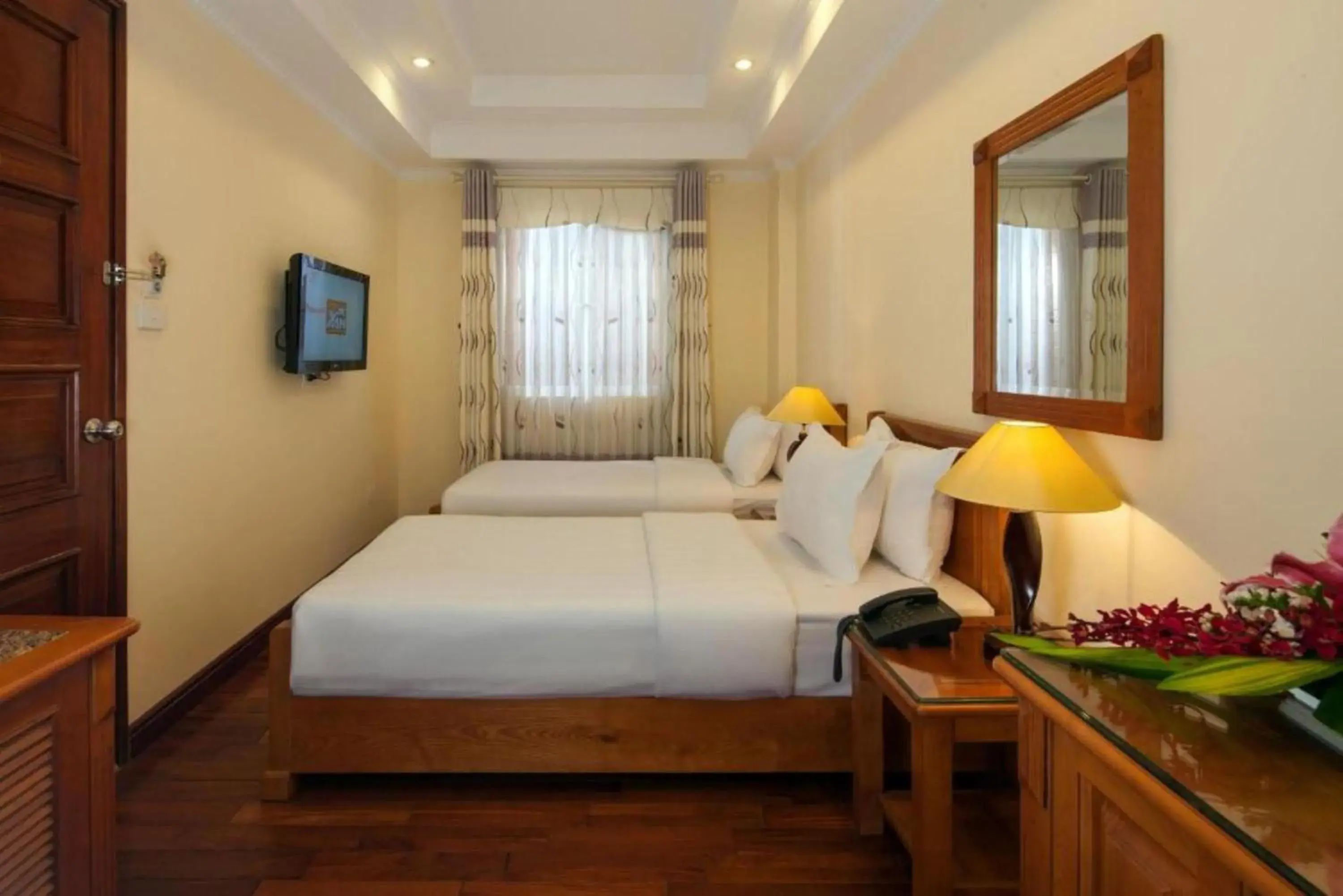 Deluxe Twin Room - single occupancy in Lucky 3 Hotel & Travel Deluxe Twin Room - single occupancy in Lucky 3 Hotel & Travel