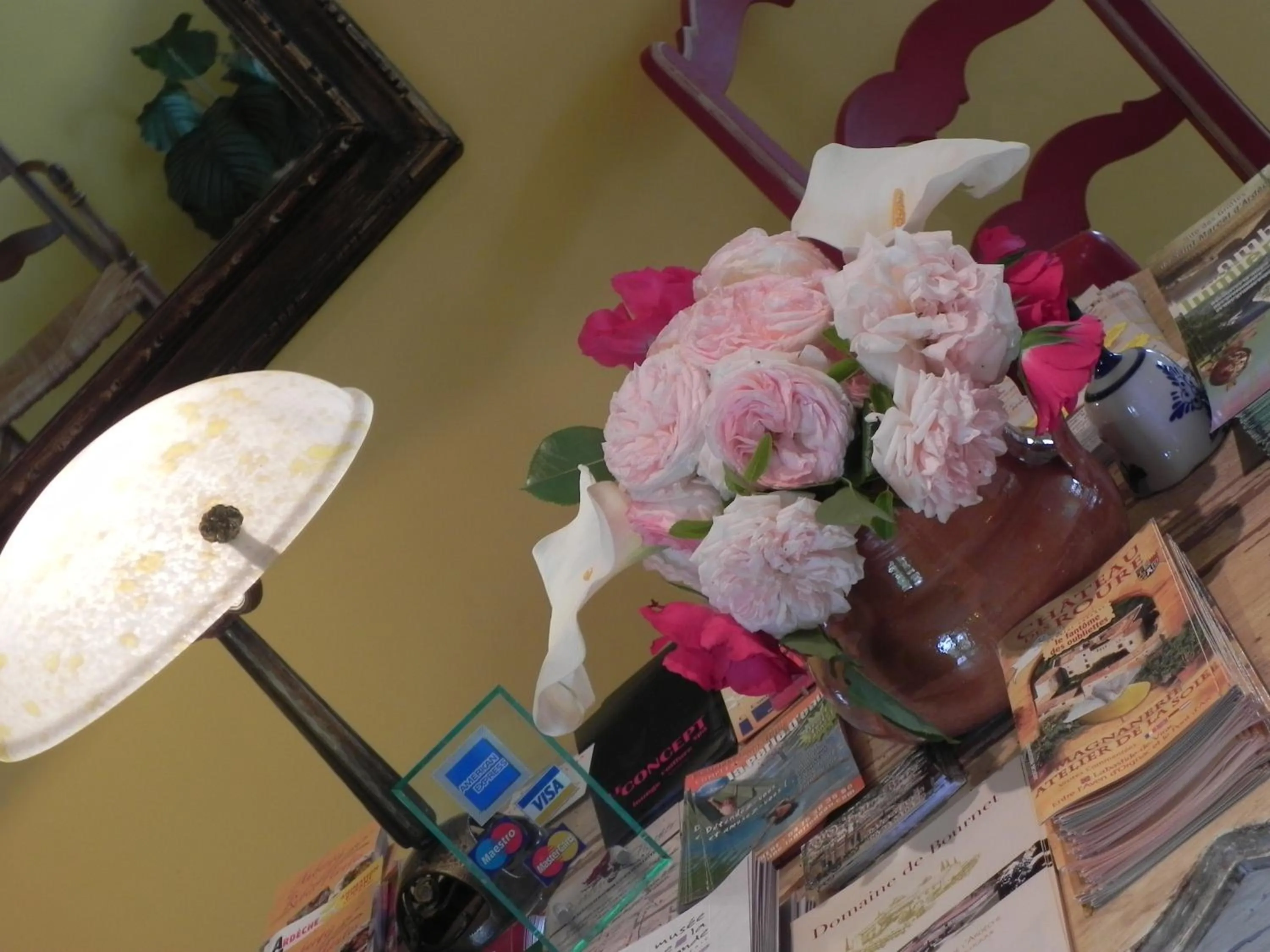 Lobby or reception in Hôtel La Bastide d'Iris