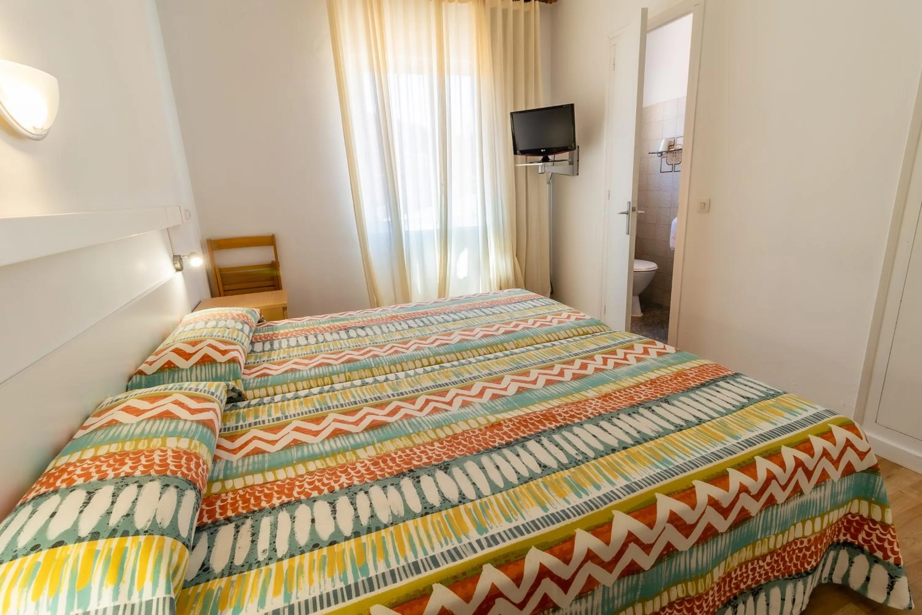 Photo of the whole room in Fonda Can Dalfo