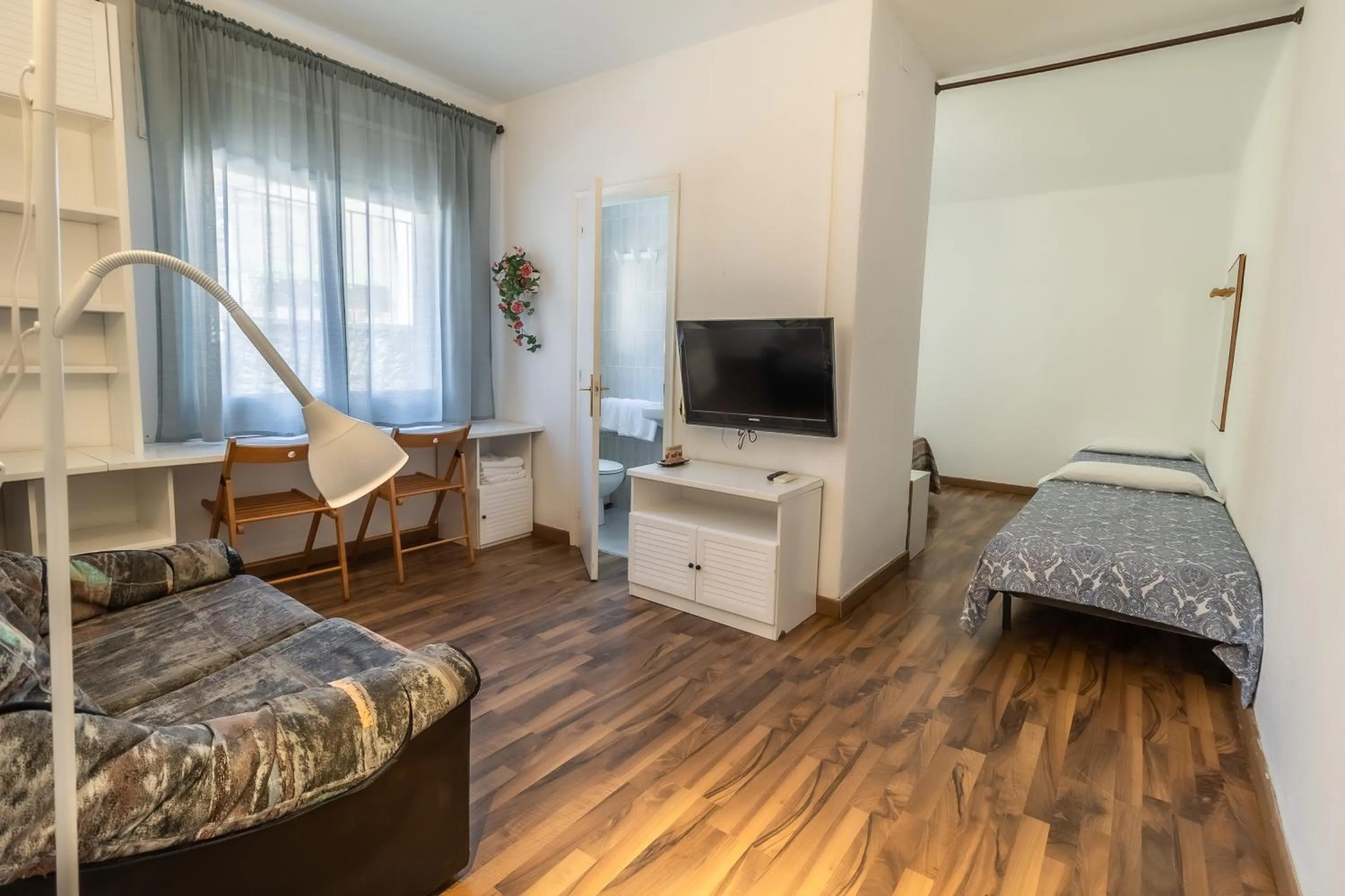 Photo of the whole room in Fonda Can Dalfo