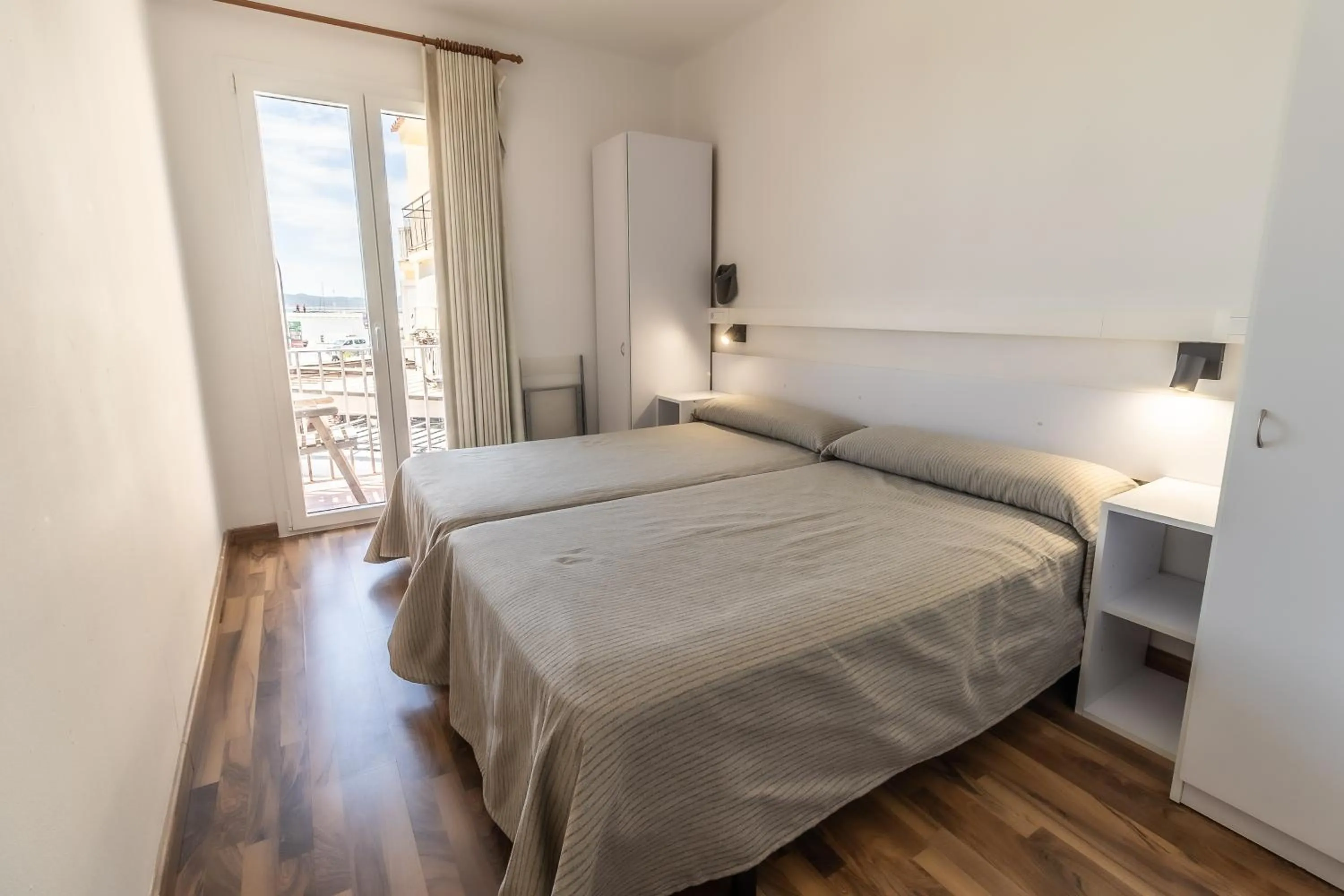 Photo of the whole room in Fonda Can Dalfo