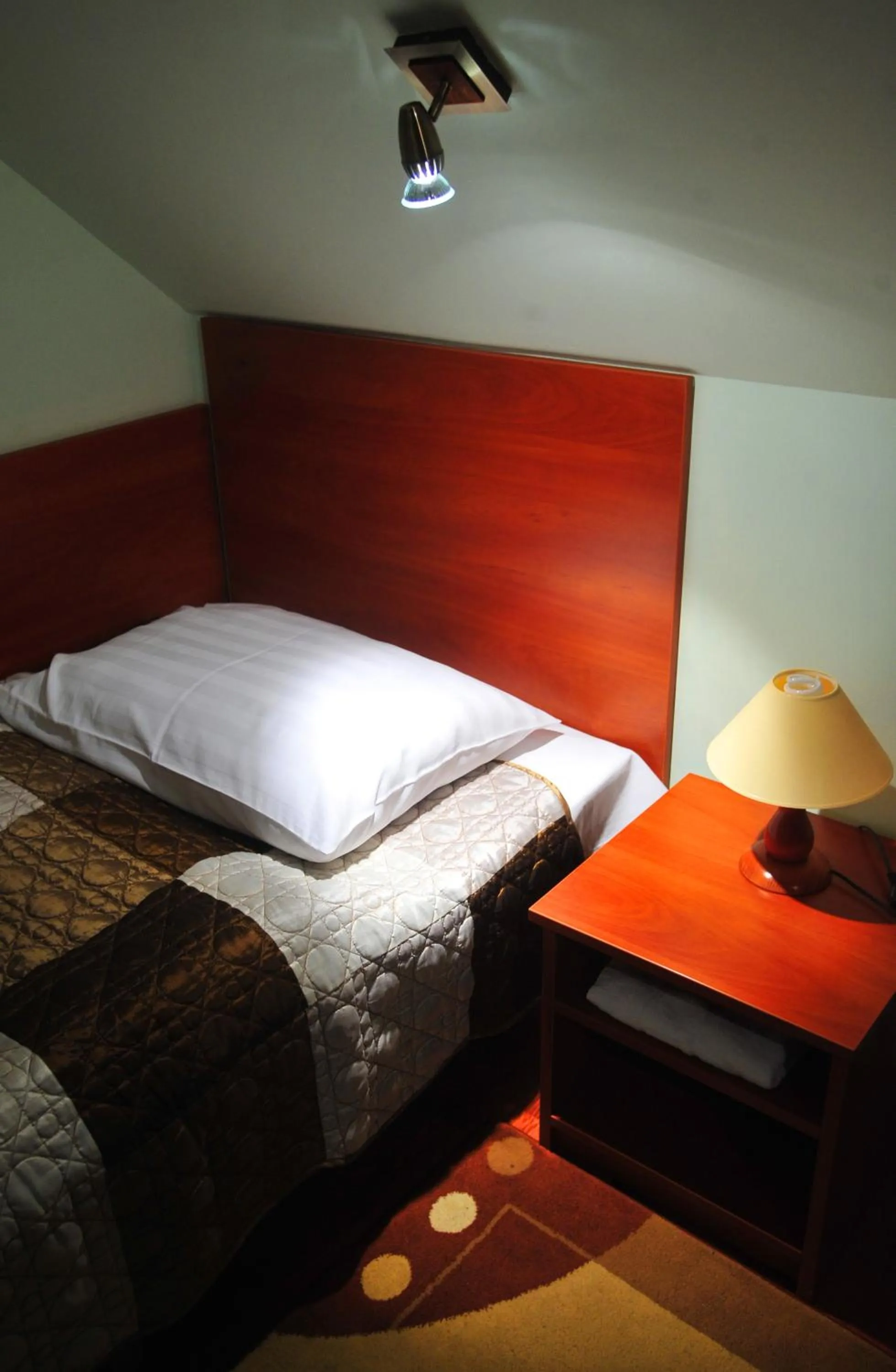 Bed in Hotel Złote Dęby