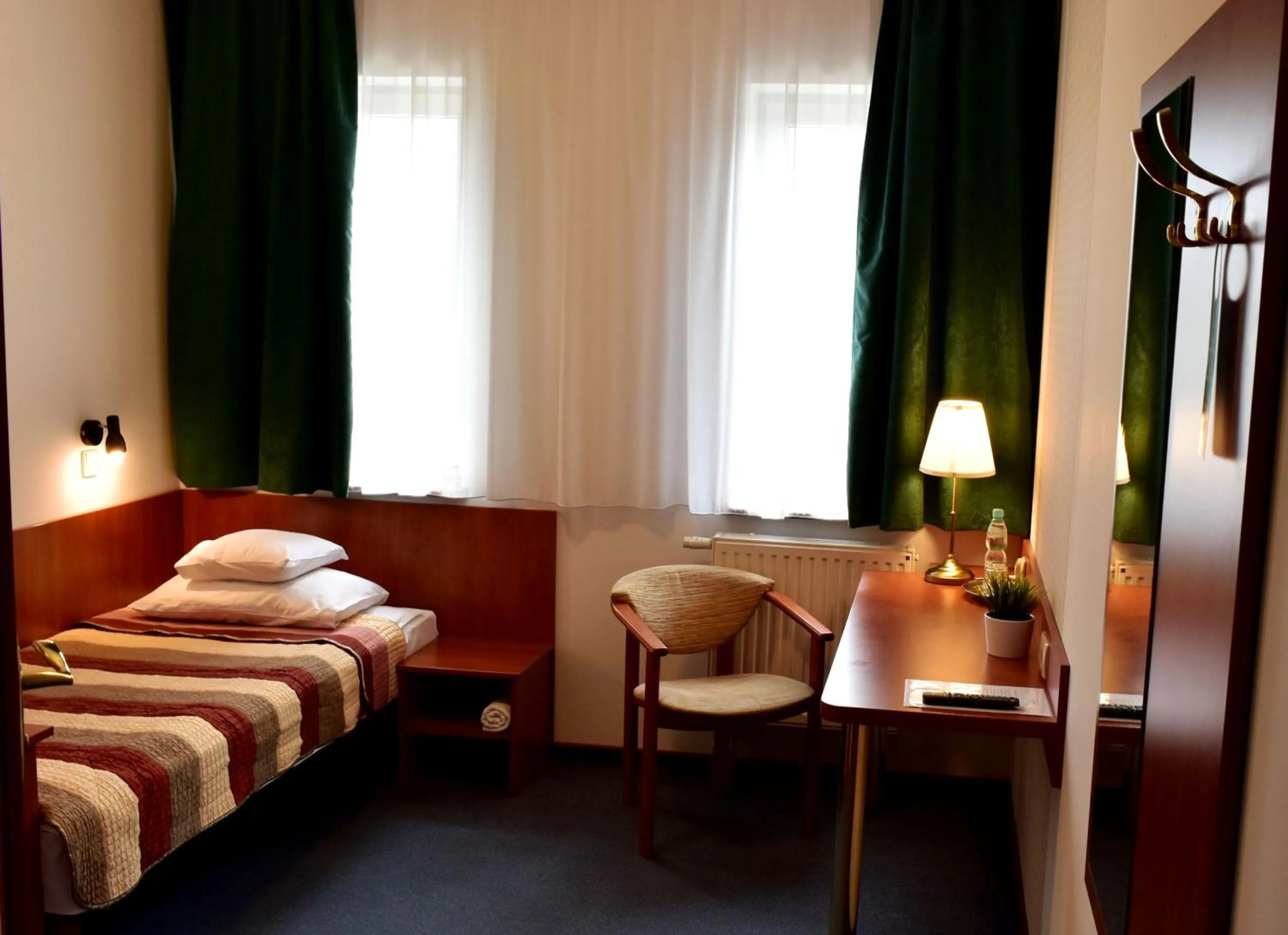 Bed in Hotel Złote Dęby