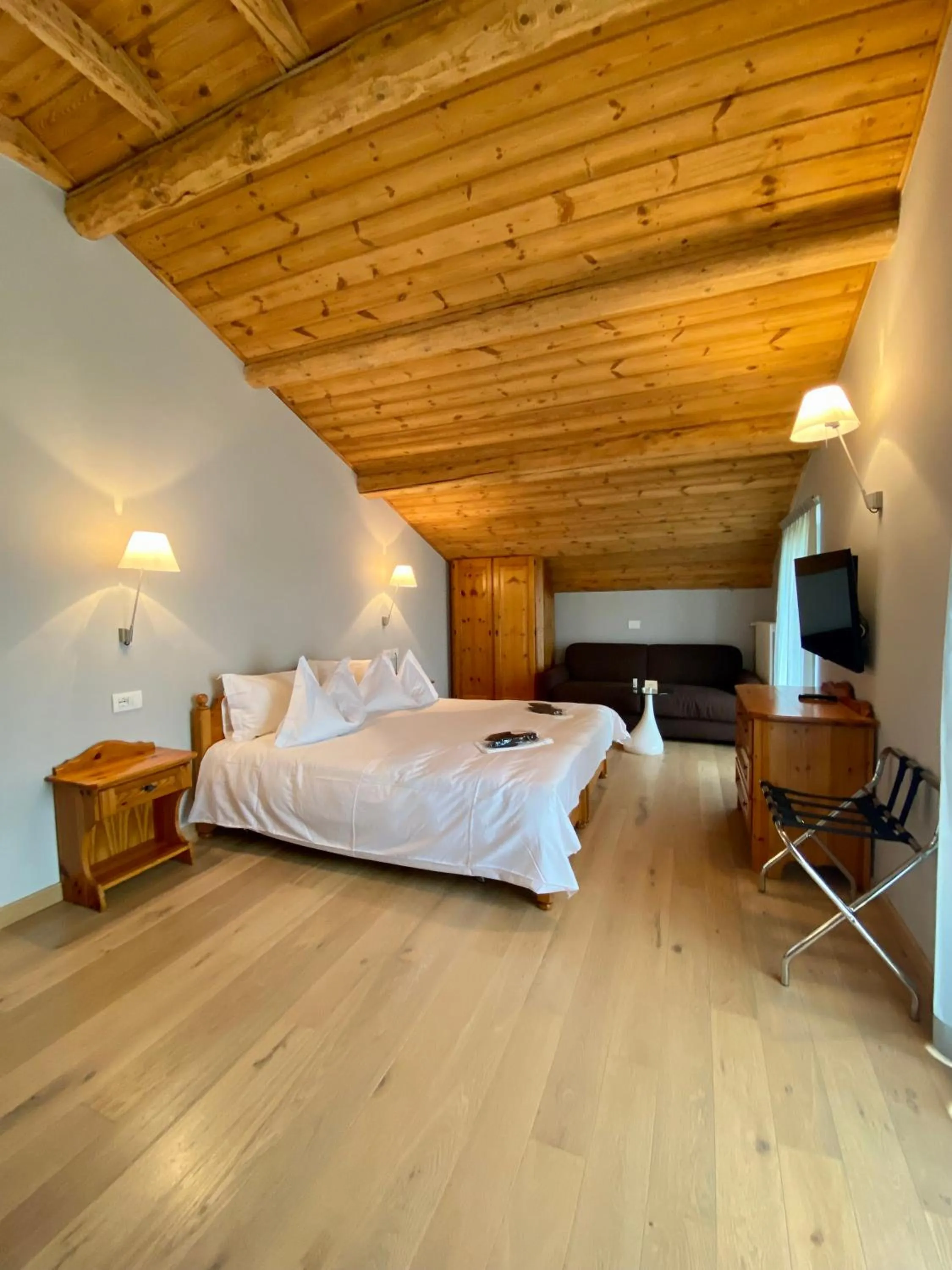 Bedroom, Bed in Albergo Rutzer