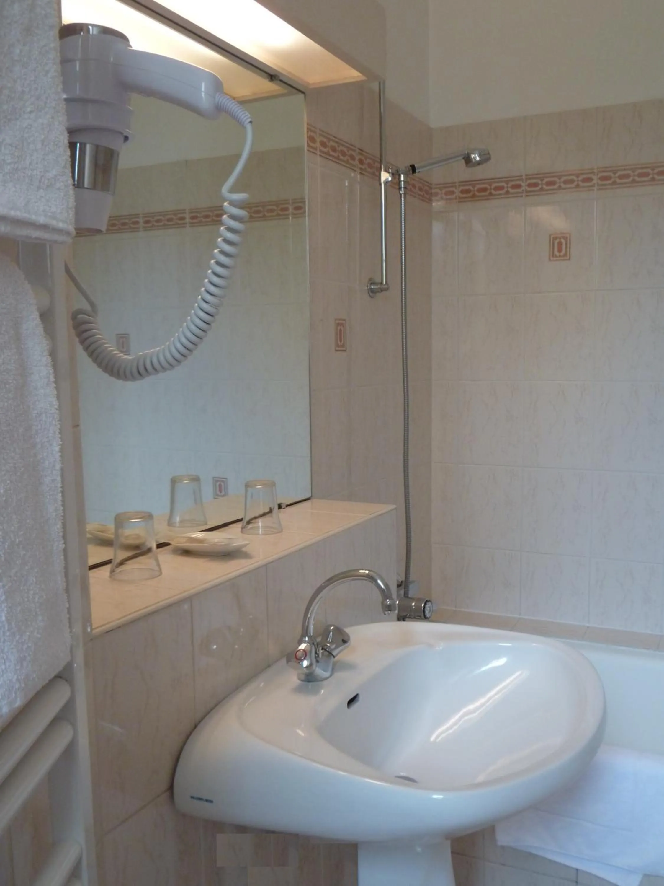 Bathroom in Hôtel Maïtagaria