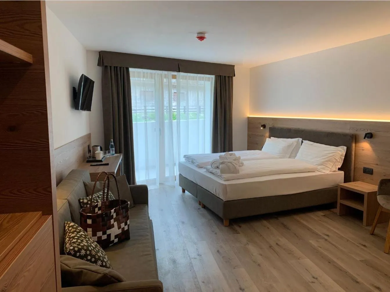 Bedroom, Bed in Hotel Miravalle