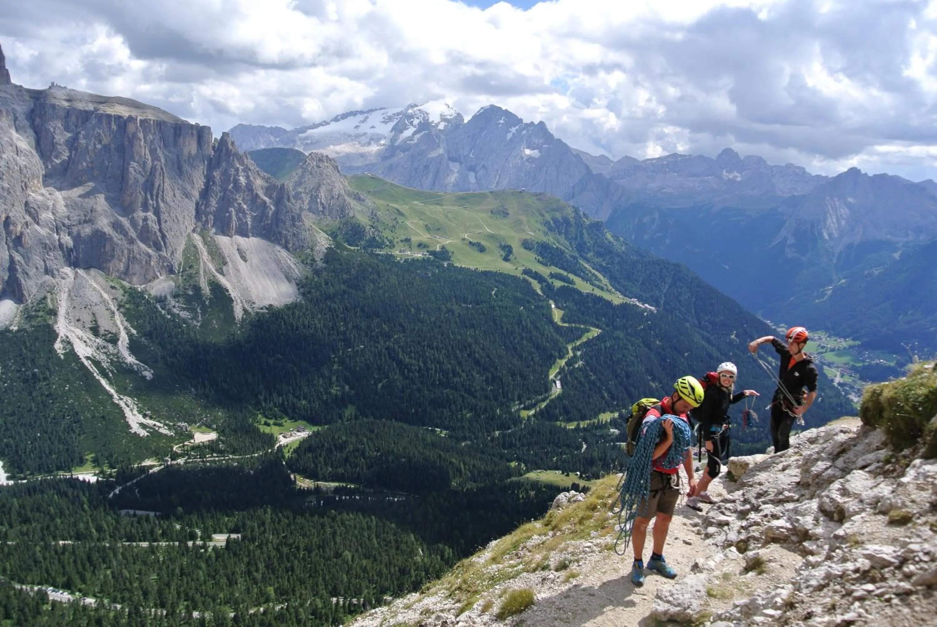 Hiking in Hotel Miravalle