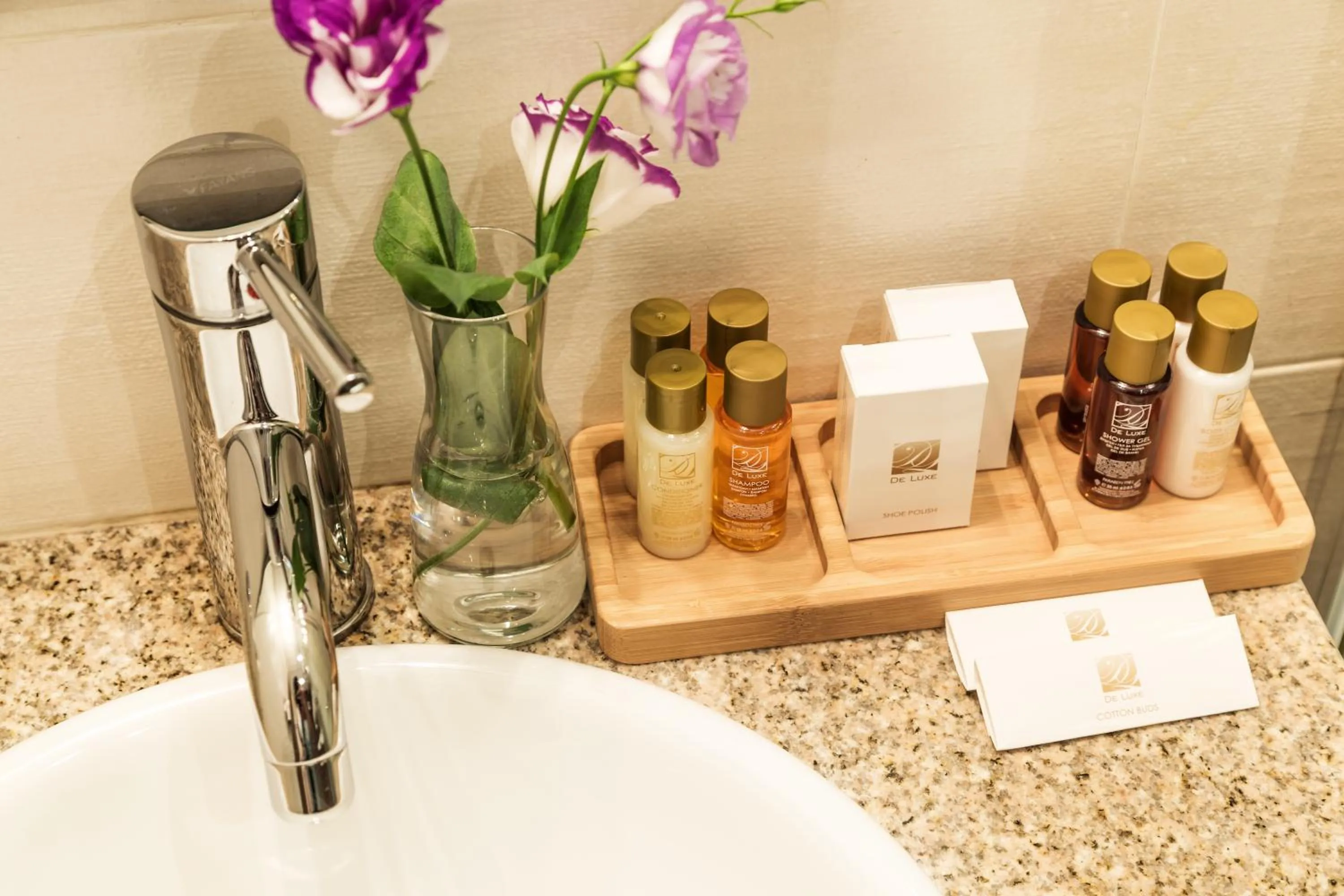 Bathroom in City Avenue Hotel