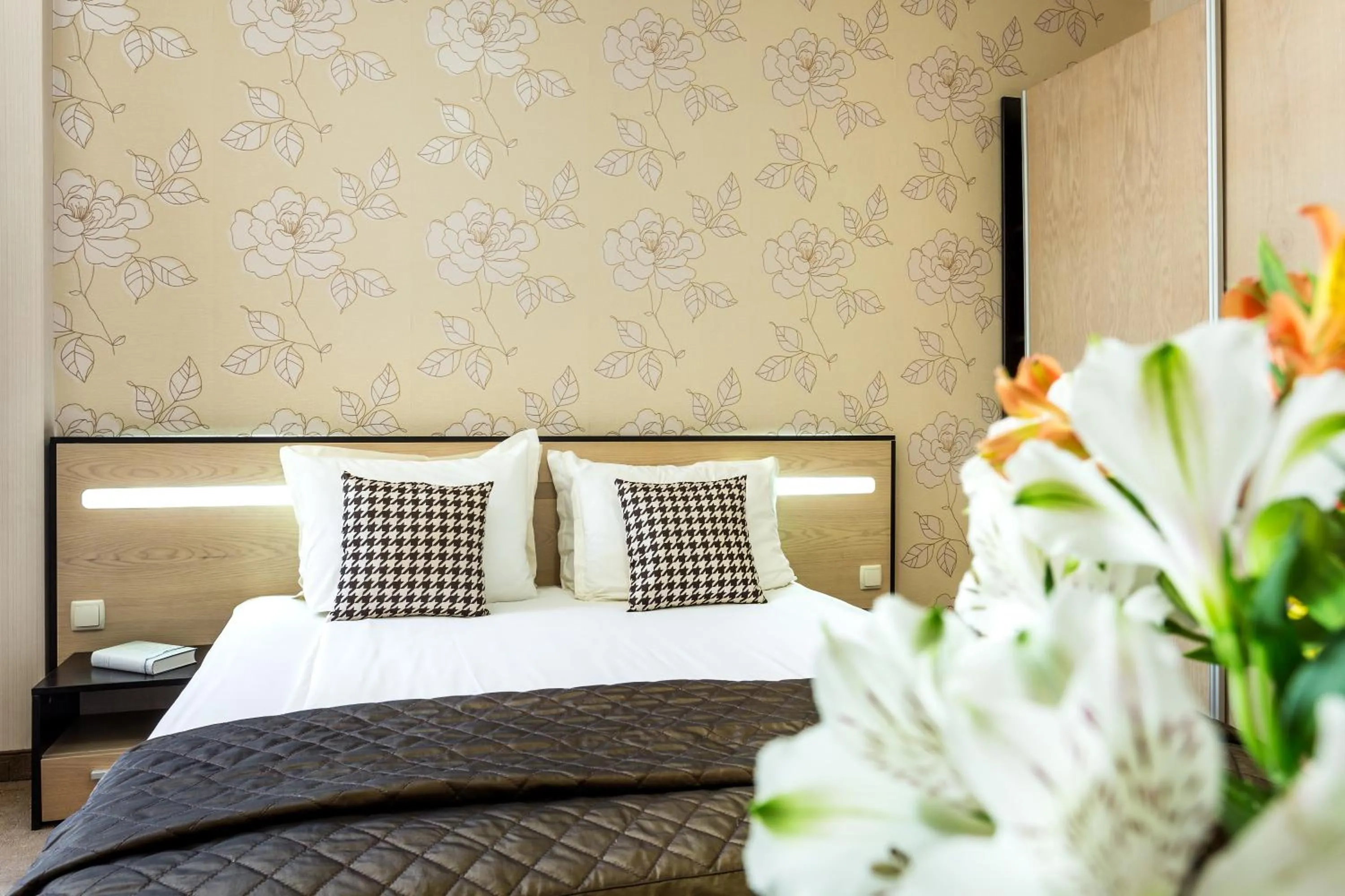 Bed in City Avenue Hotel