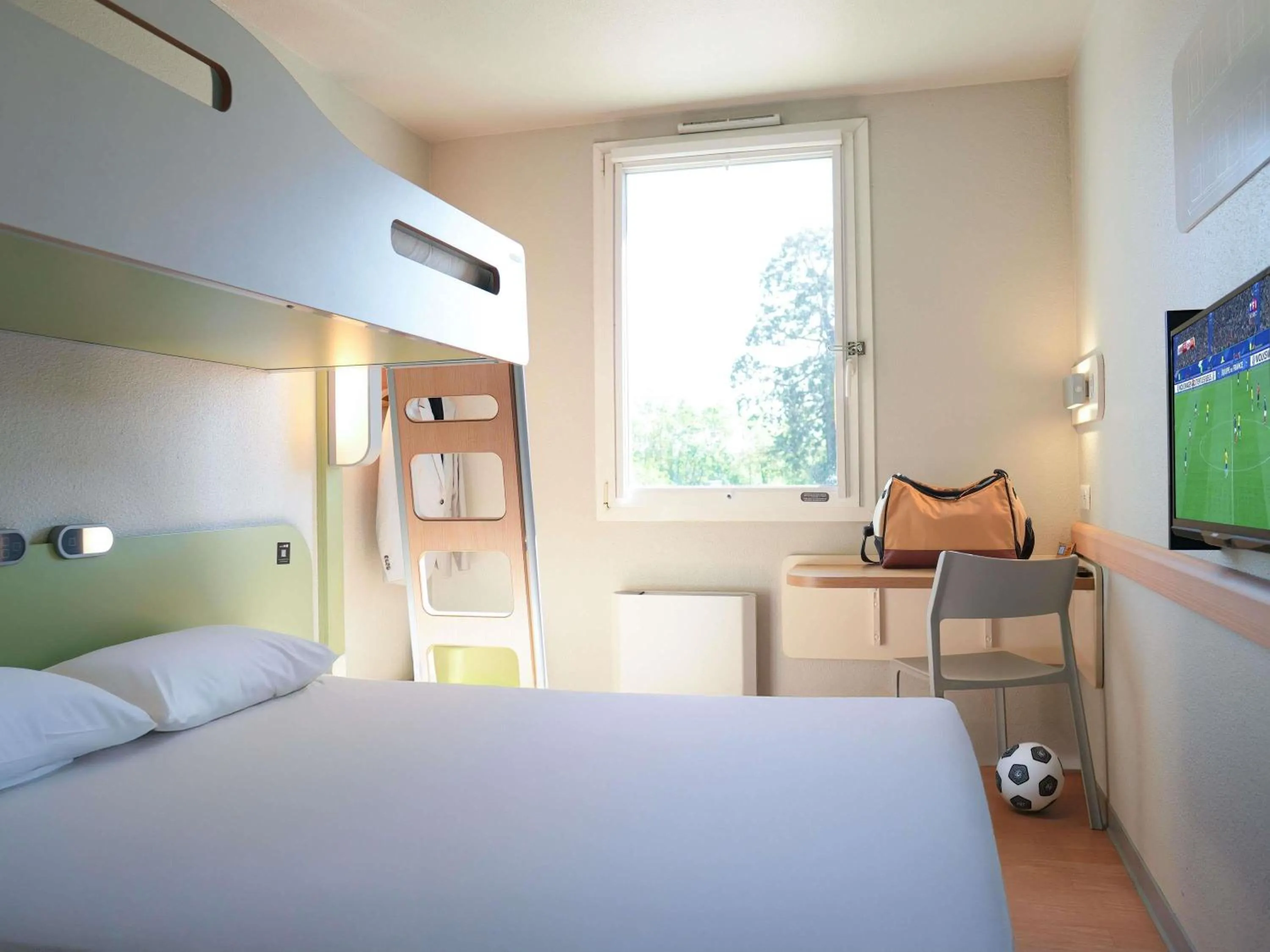 Property building, Bed in ibis budget Caen Porte de Bretagne