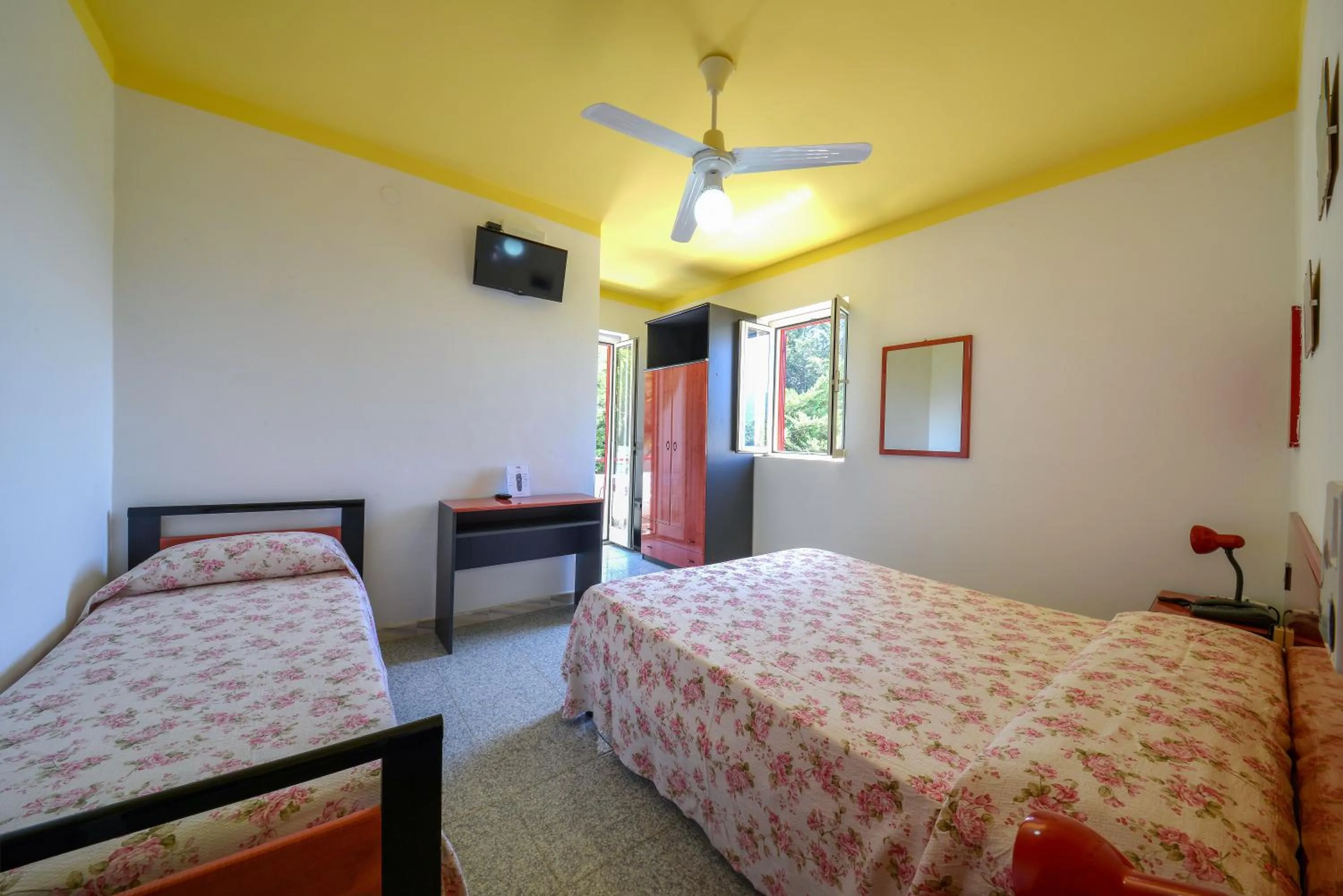 Bedroom, Bed in Hotel Piccolo Paradiso