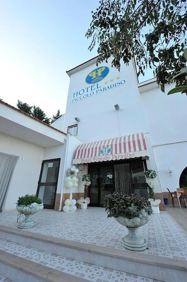 Property building in Hotel Piccolo Paradiso