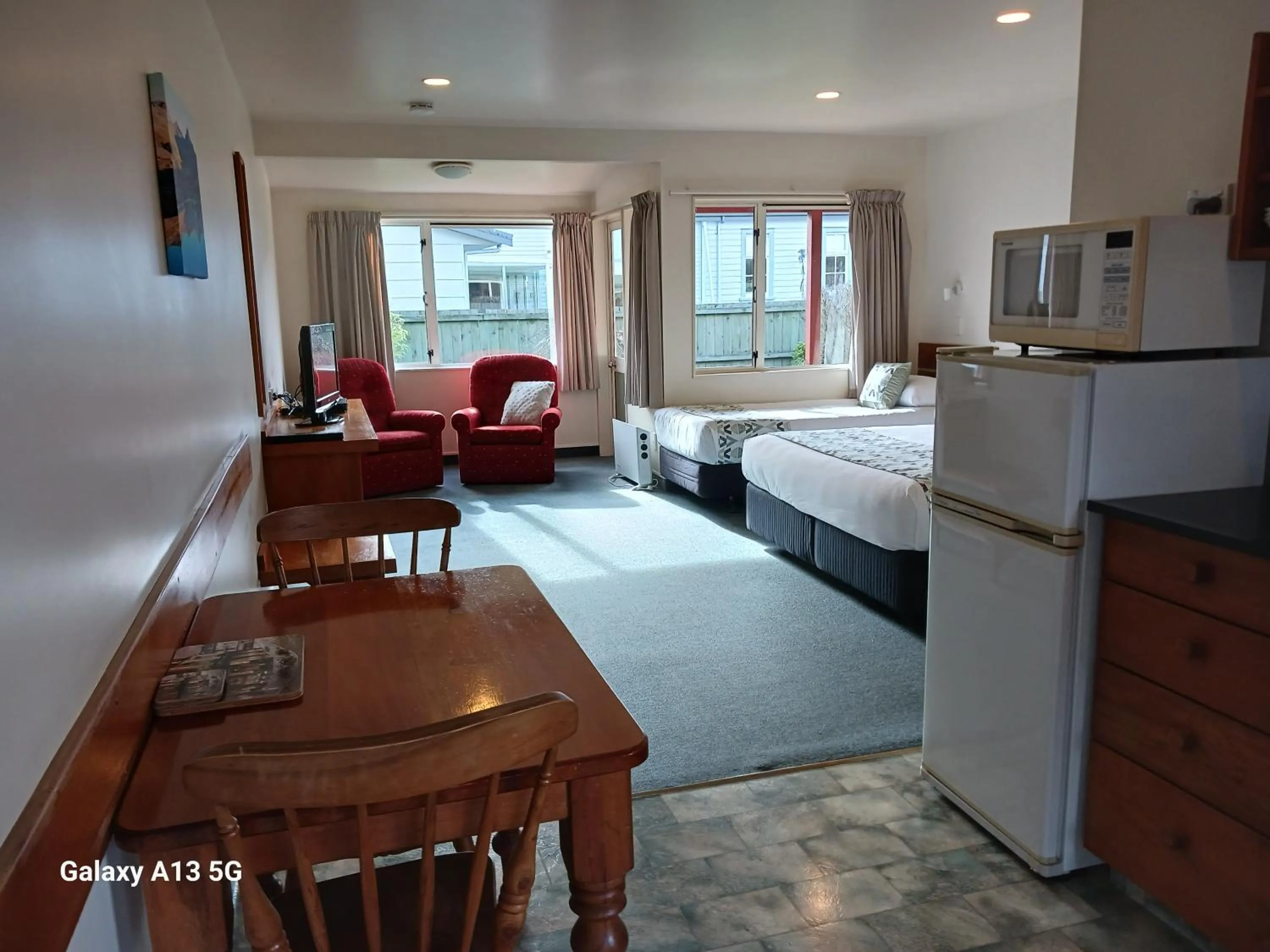 Bed in Anatoki Lodge Motel