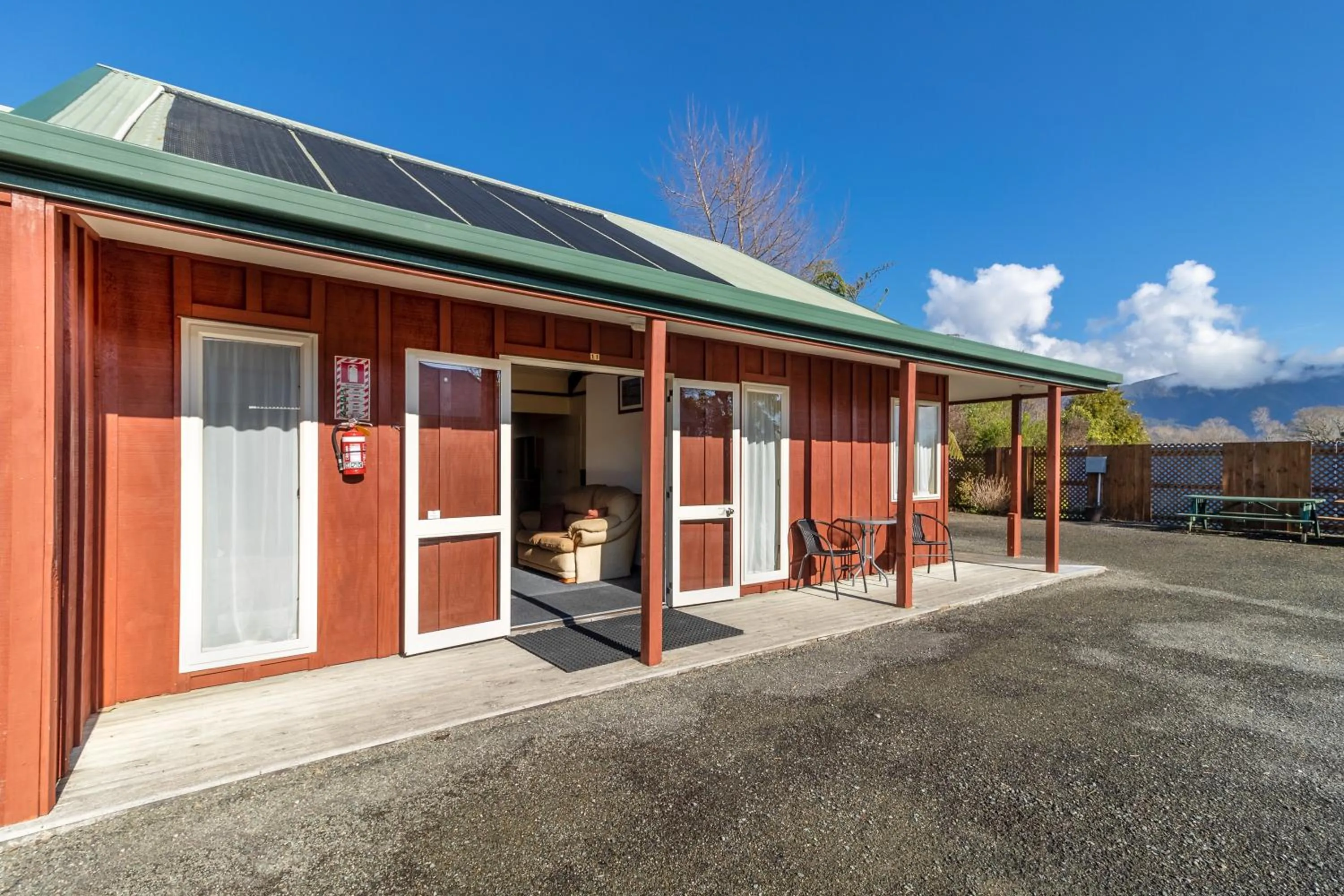 Facade/entrance in Anatoki Lodge Motel